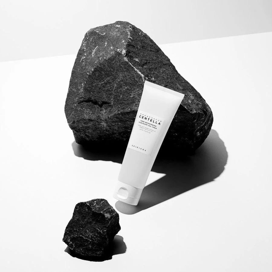 skin1004-cleanser-125ml-madagascar-centella-tone-brightening-cleansing-gel-foam-36440402264310_1440x.jpg