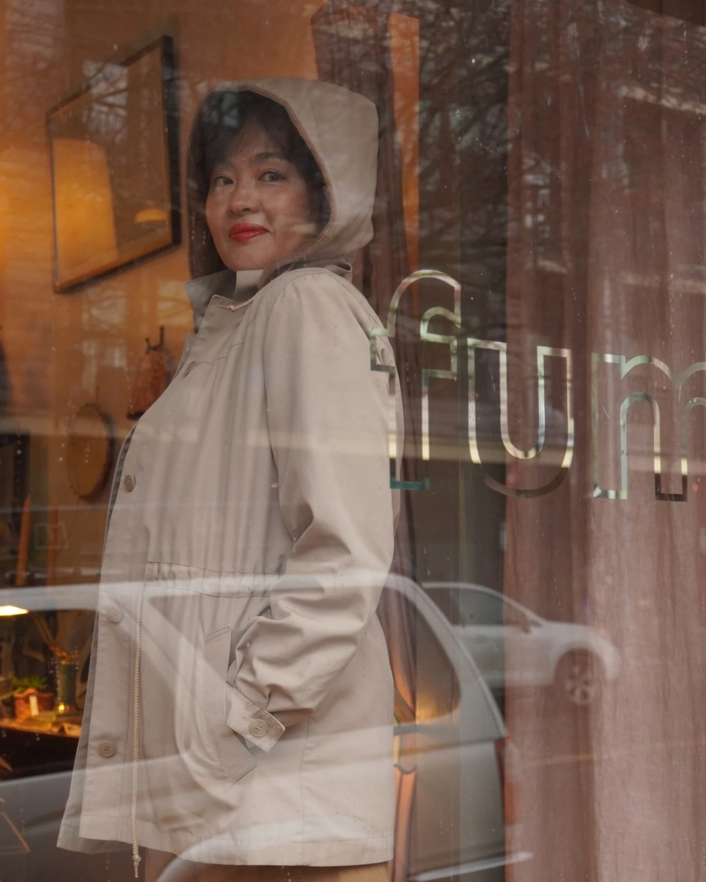 It&rsquo;s spring coat sznnnnnn ⛅️ We&rsquo;re bringing out a textural melody of light weight coats and jackets to keep ur top layer game playful and cozy ~ 

Our model @kurumiconleyglass is also making us more glass hashioki (chopstick holders) in n