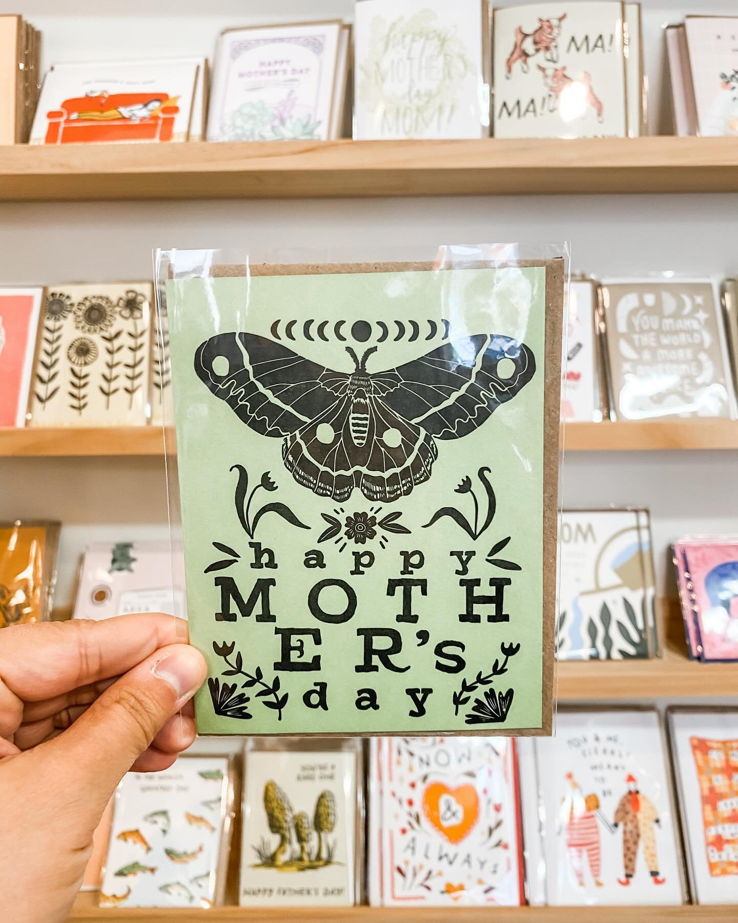Happy Sunday! The sun is shining and we are open 12-4 with all kinds of cards for mom (and dad, if you&rsquo;re thinking ahead!) 😉

.

.

.

.

.

.

#LiveLoveMOV #MariettaOhio #MyMarietta #ArtShop #LocalArt #SupportArtists #Handmade #ShopSmall #Sho