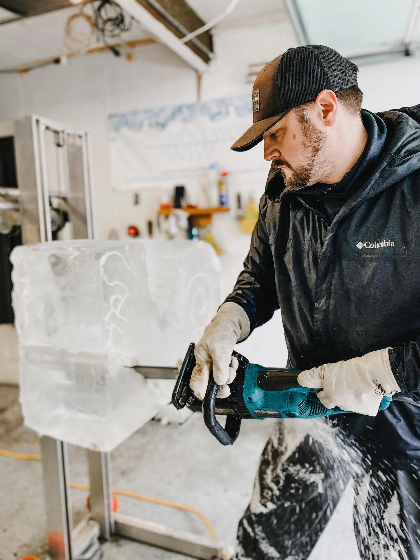 🙌 Watching an ice sculpture come to life is a real privilege! I had the opportunity to see Tyson of @whistlericeworks begin carving our sculpture this week, starting with the 300 lb block of solid ice. He carefully chisels and carves each block down