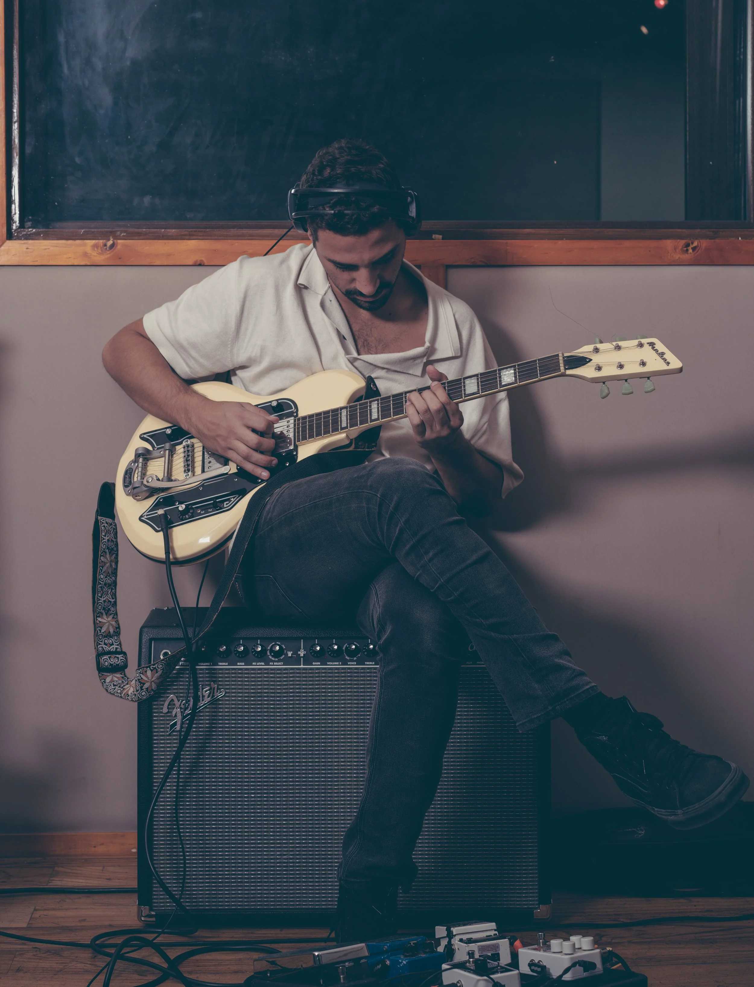 Magpie Jay - "Closer to Me"