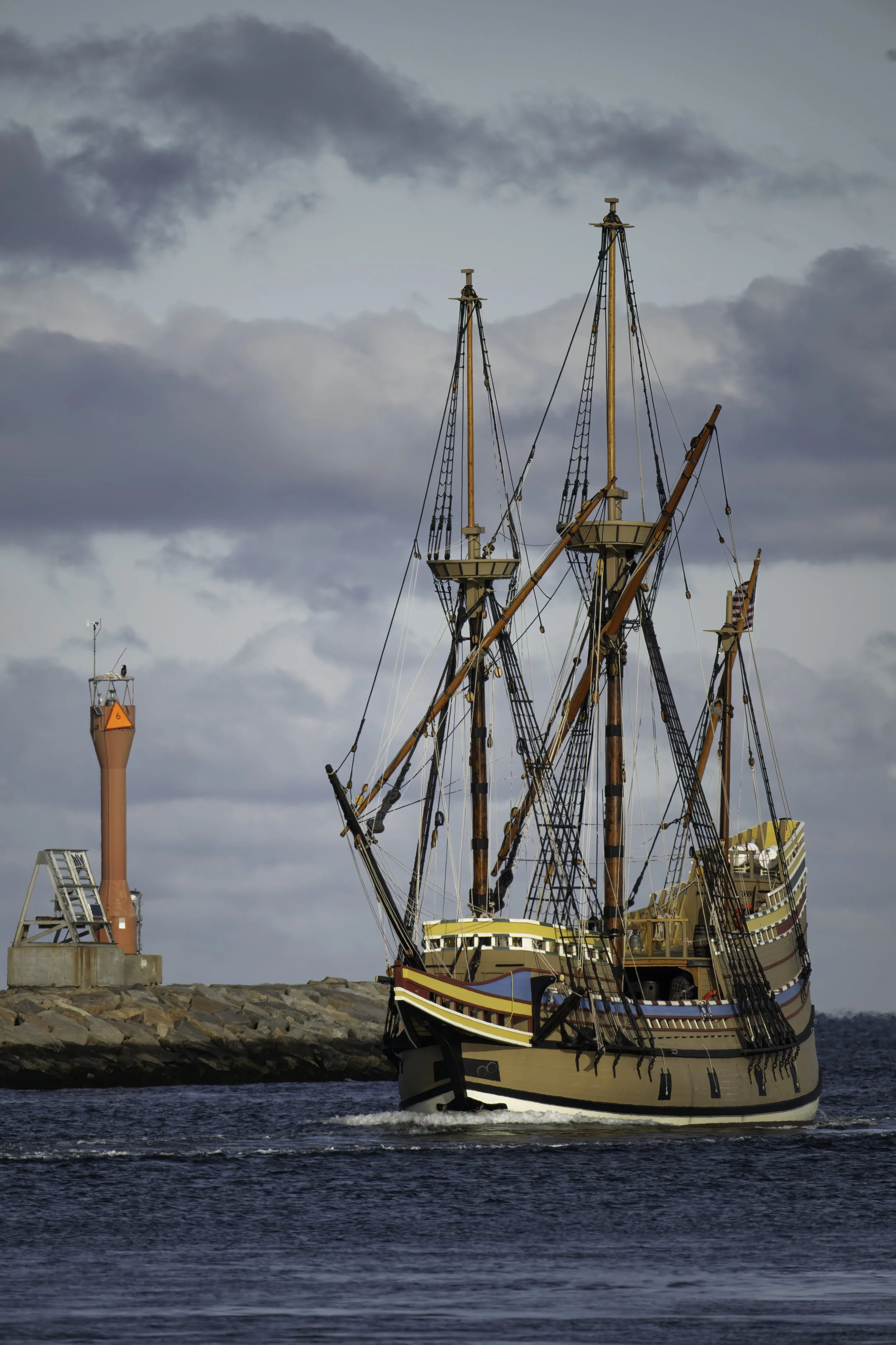 Mayflower II approaching the East End of the Canal