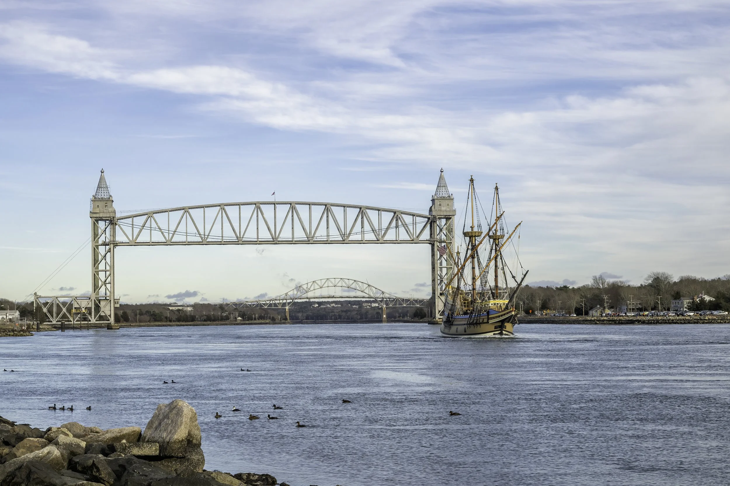 Mayflower II approaching 