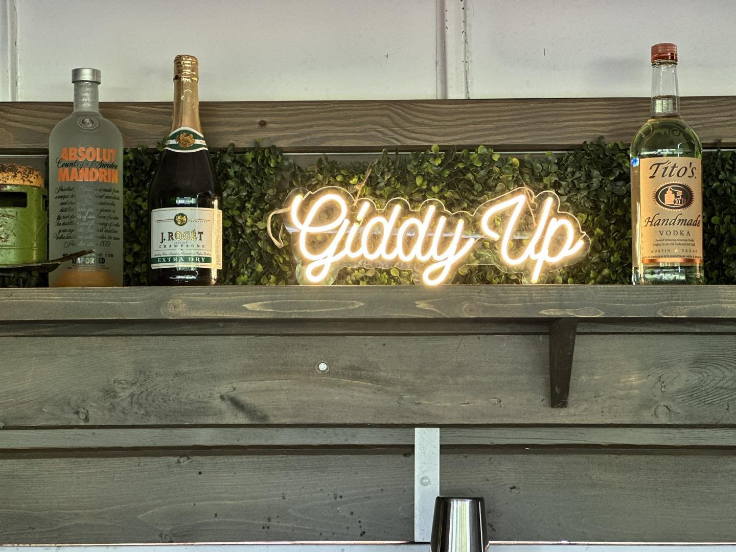 Giddy up and drink up!! We bring the bar to you with one of our vintage horse trailer bars or portable bar rentals. Don&rsquo;t need a bar? We can just bartend too!! 

Check out our website at www.pourponybar.com for instant quotes. 

#vintagehorsetr