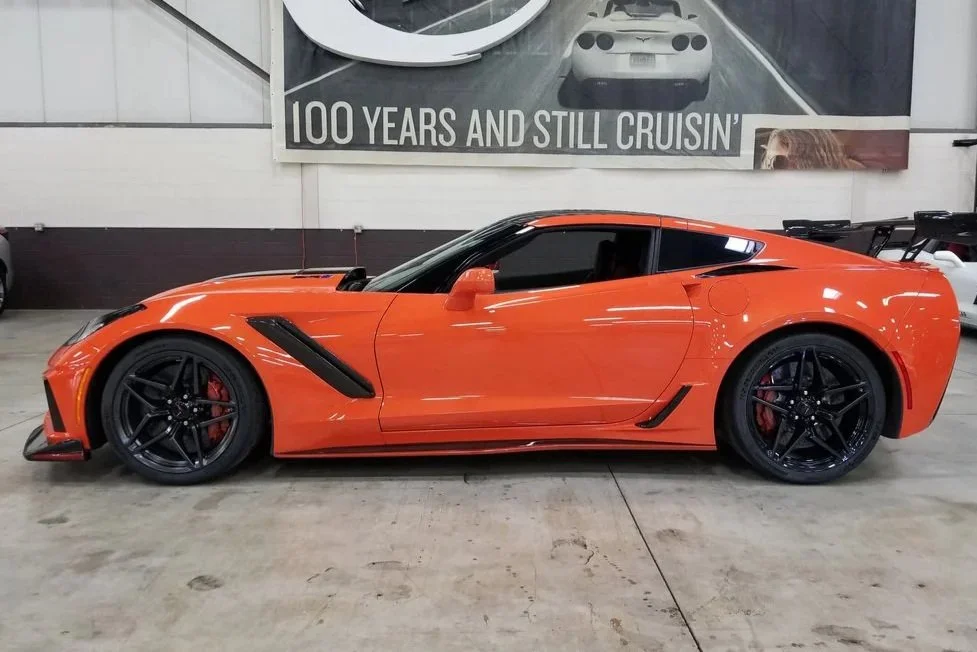 19+ZR1.jpg