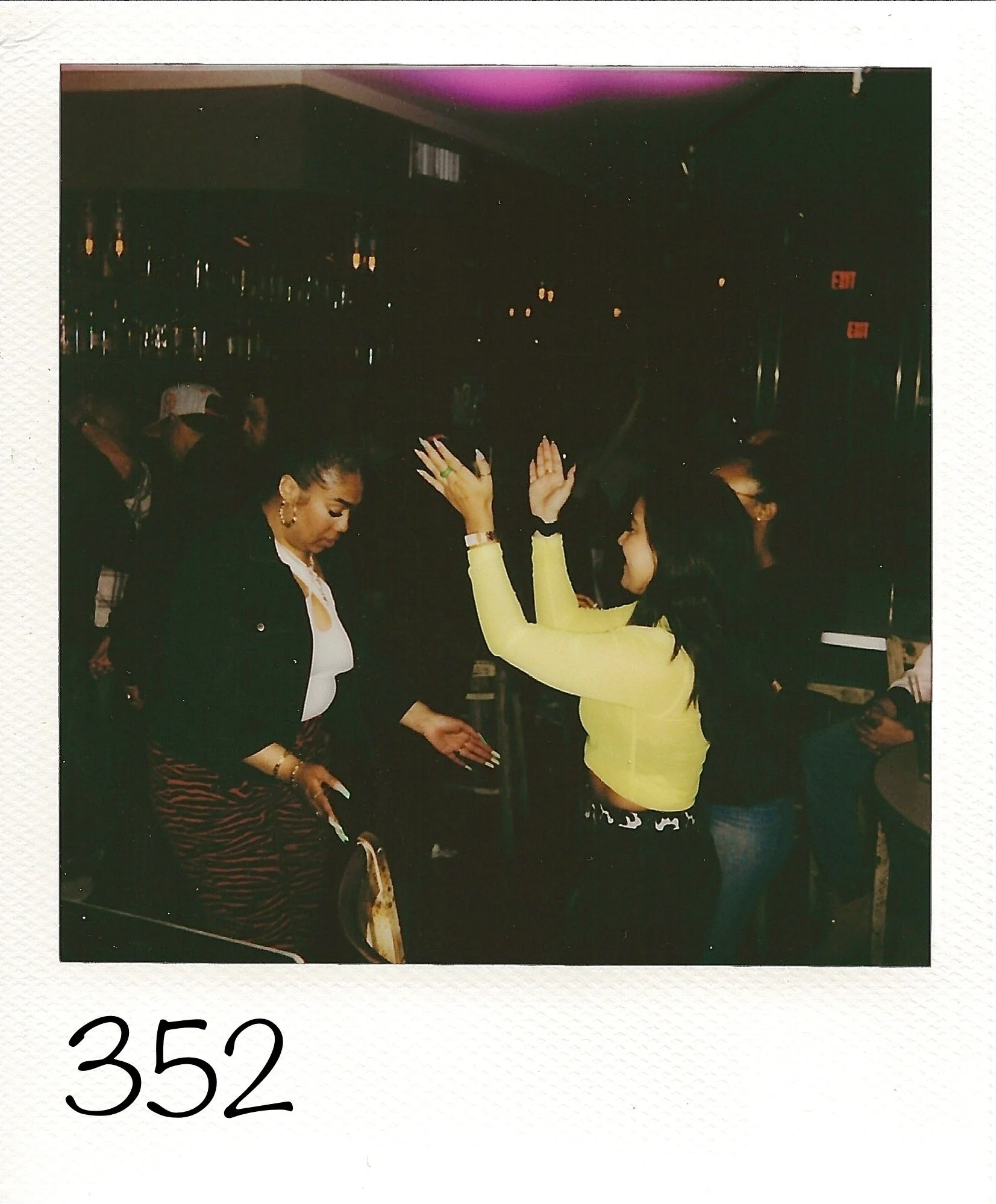 352.jpg
