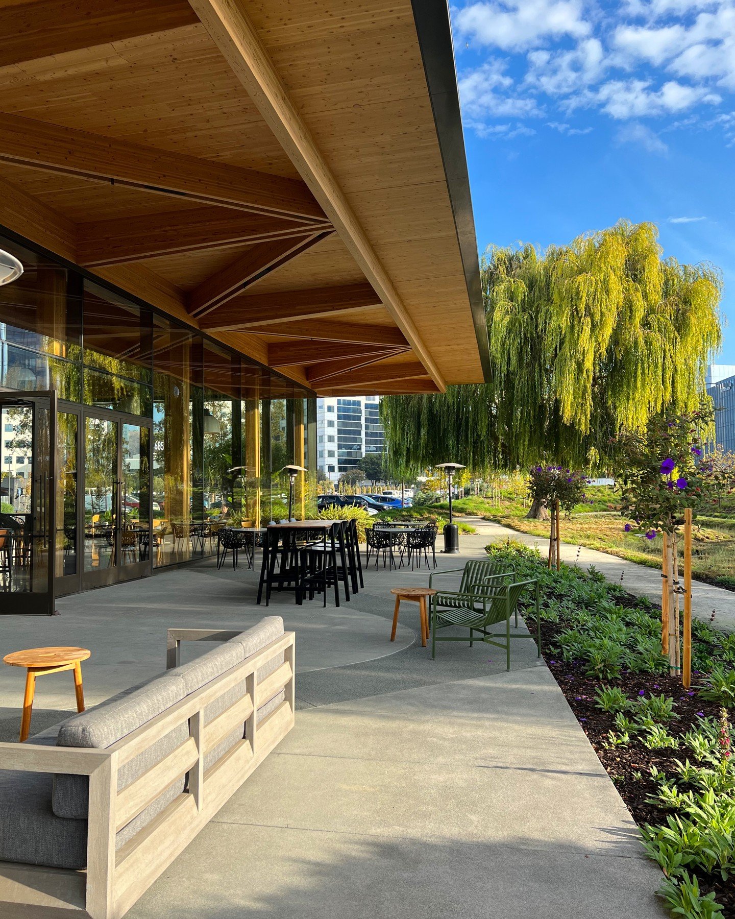 Step outside and elevate your happy hour or reception experience on our stunning patio. With a picturesque backdrop, delicious food, and top-notch service, your event will be one to remember. 

Book now and make unforgettable memories in this beautif