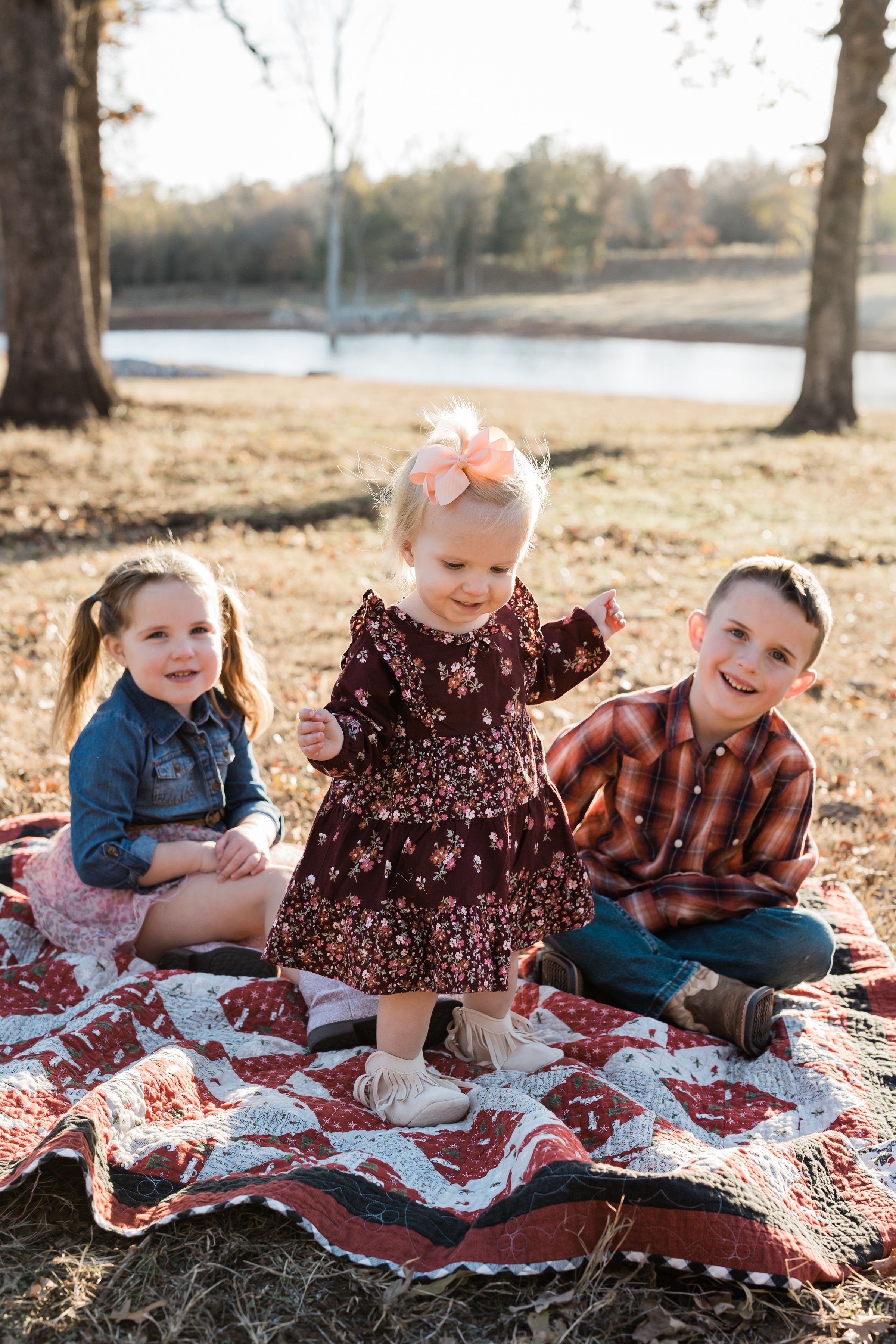 Young kids family photography natural light