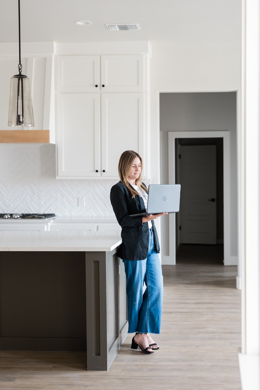 Realtor brand session outfit ideas