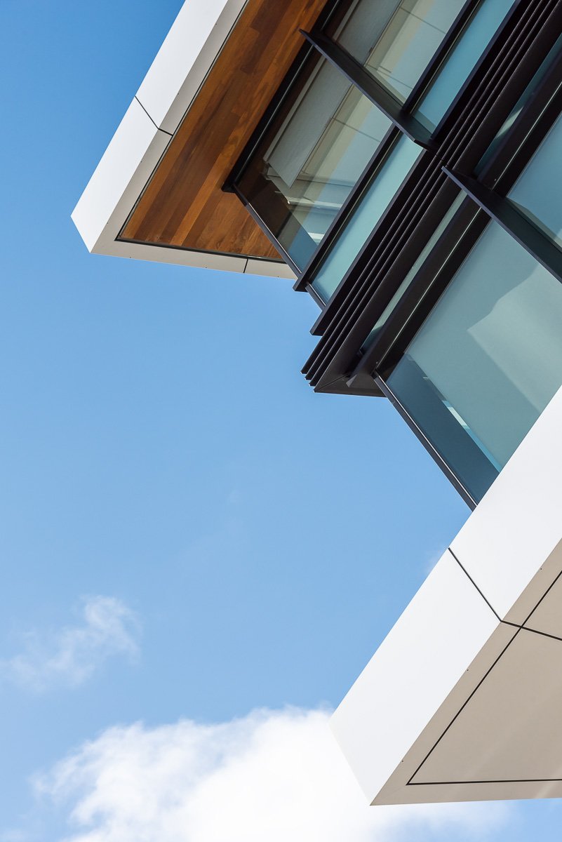 2600-El-Camino-Real-exterior-2-point-detail-3-vertical_Med.jpg