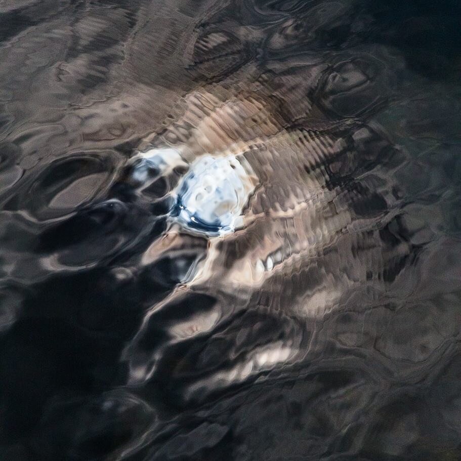 #pennywise is watching.
#it #scary #clown #lurking #underwater #myart #abstractphotography #solareclipse2017  #iseeascaryclown