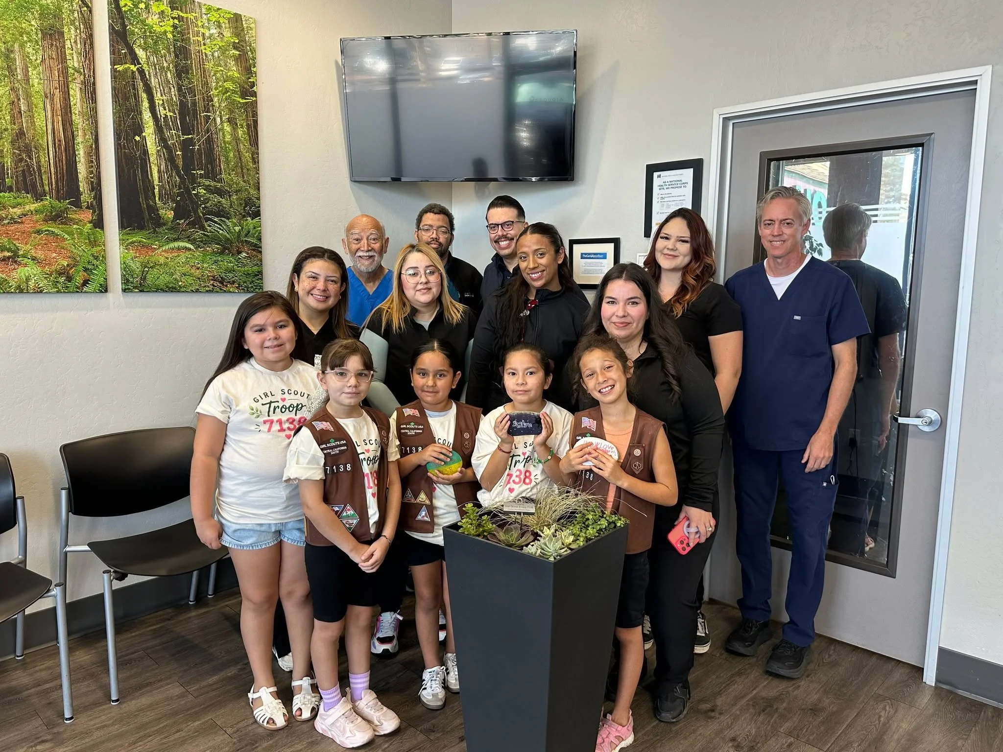 🌿Growing something beautiful in Lindsay! 💚

We&rsquo;re proud to be one of the recipients of Girl Scouts Troop 7138&rsquo;s Beautification Project! The troop donated and installed this beautiful planter at our Lindsay location as part of their effo