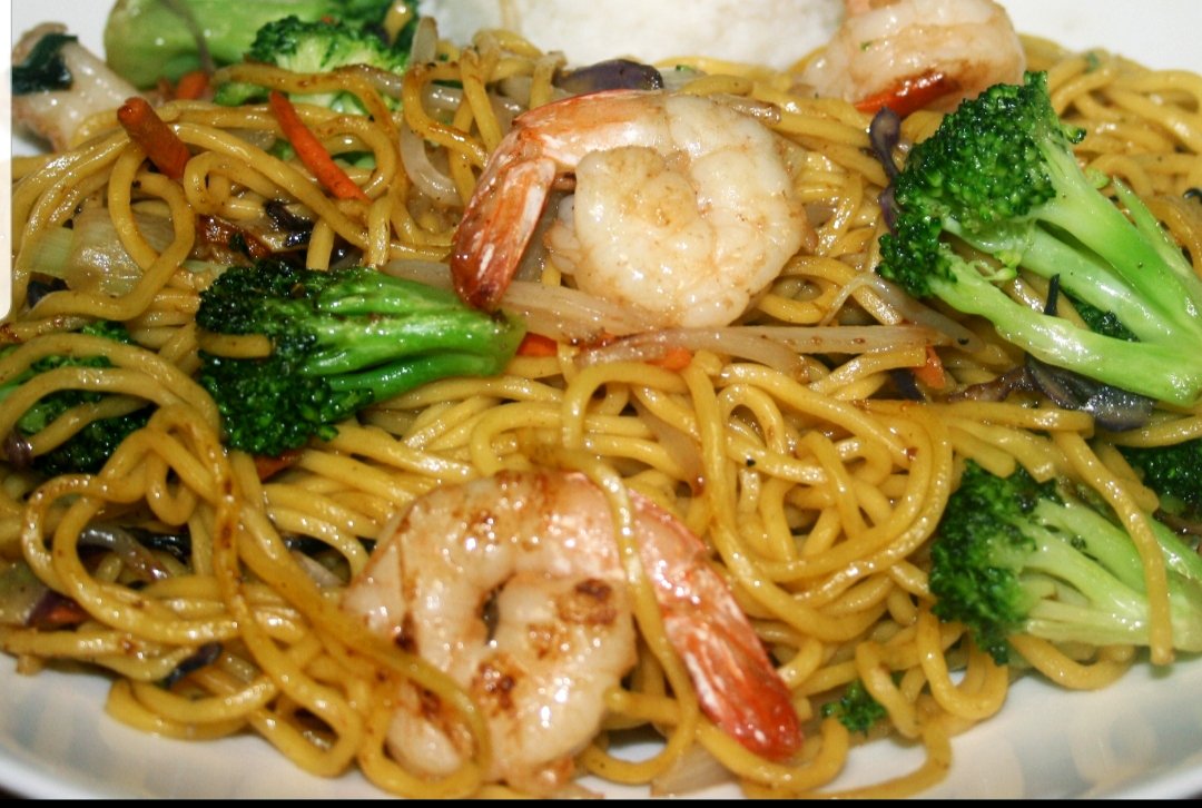 Shrimp yakisoba