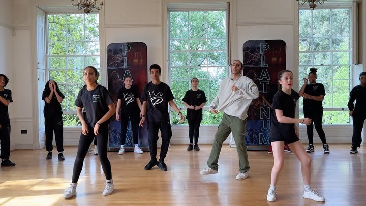 Our group 4 killing it today with @benjaminfigueira_ 🔥 SWIPE for more groups and our Solo of the week!
-
-
-
-
#platinumteam #northlondon #cultureinenfield #enjoyenfield #edmontongreen #workshop #winchmorehill #enfieldtown #acting #performingarts #m