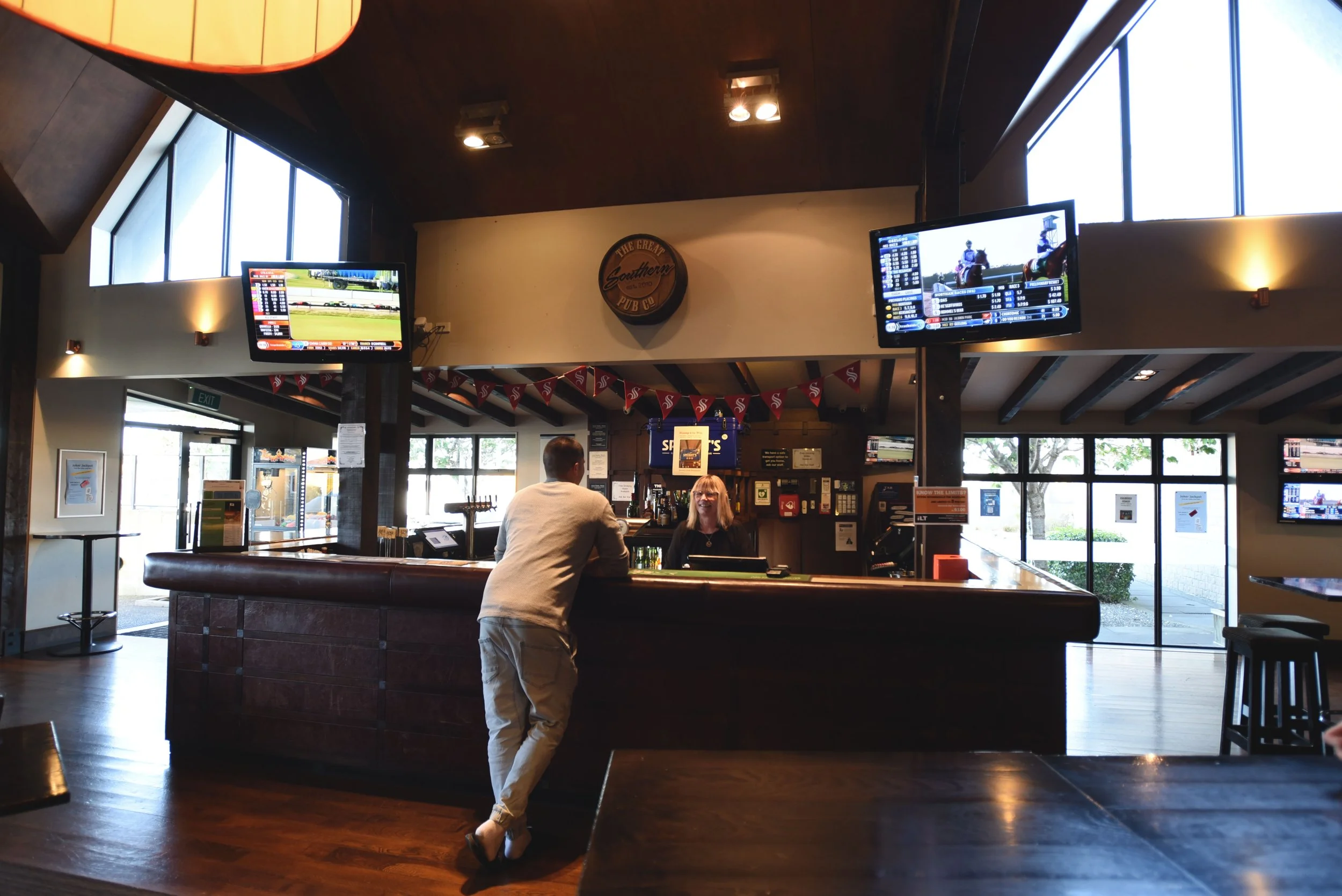 Southland Sport Bar 1.jpeg