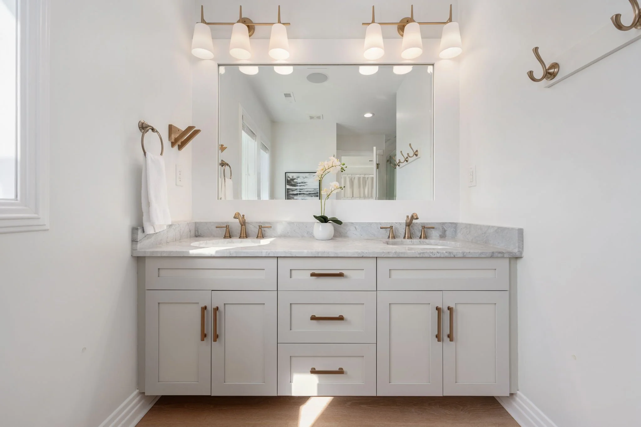 53-web-or-mls-611-Sea-Oats-TL-BR6-Private-Bath.jpg