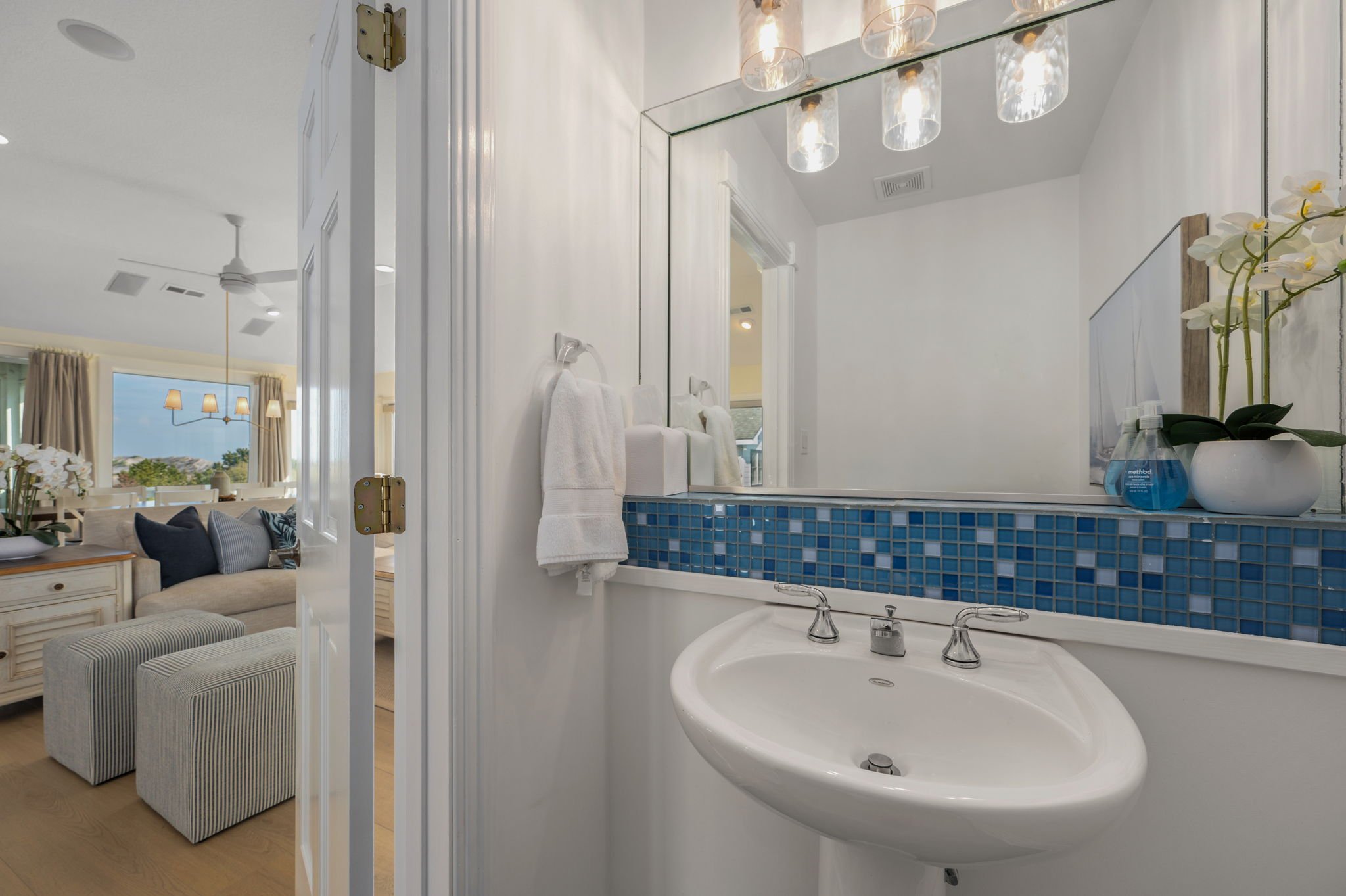 48-web-or-mls-611-Sea-Oats-TL-Half-Bath.jpg