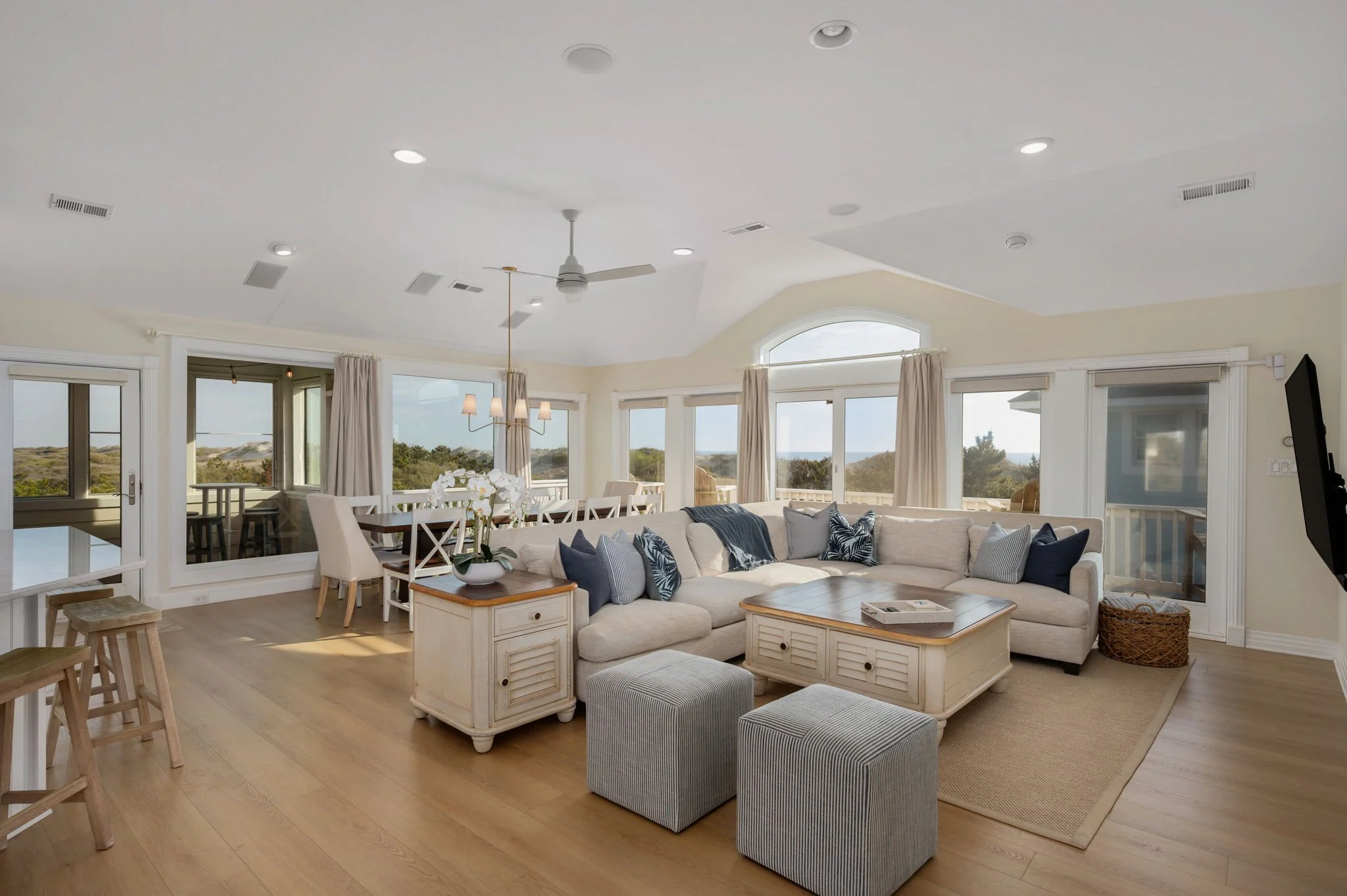 18-web-or-mls-611-Sea-Oats-TL-Living.jpg