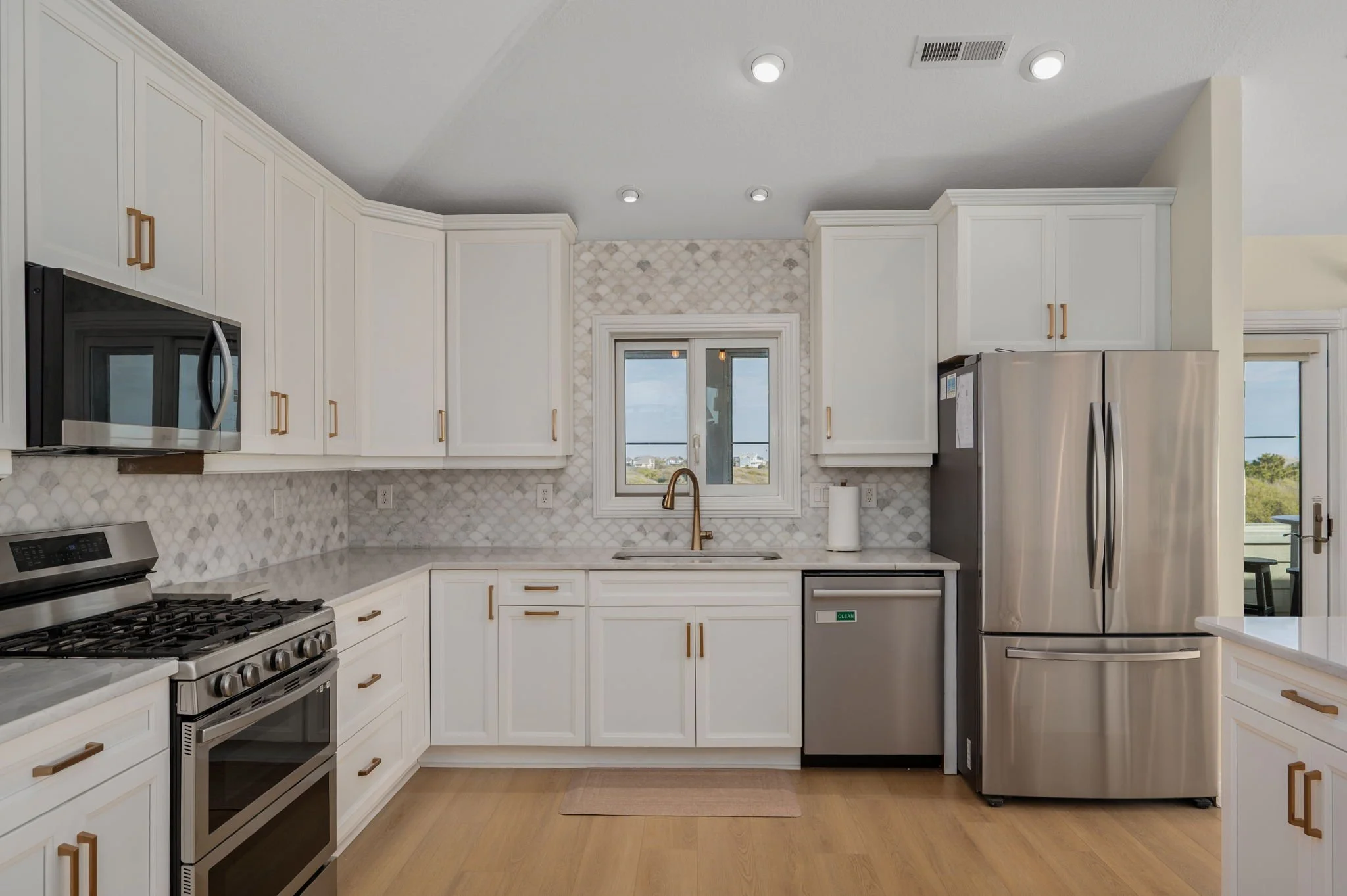 36-web-or-mls-611-Sea-Oats-TL-Kitchen-V3.jpg