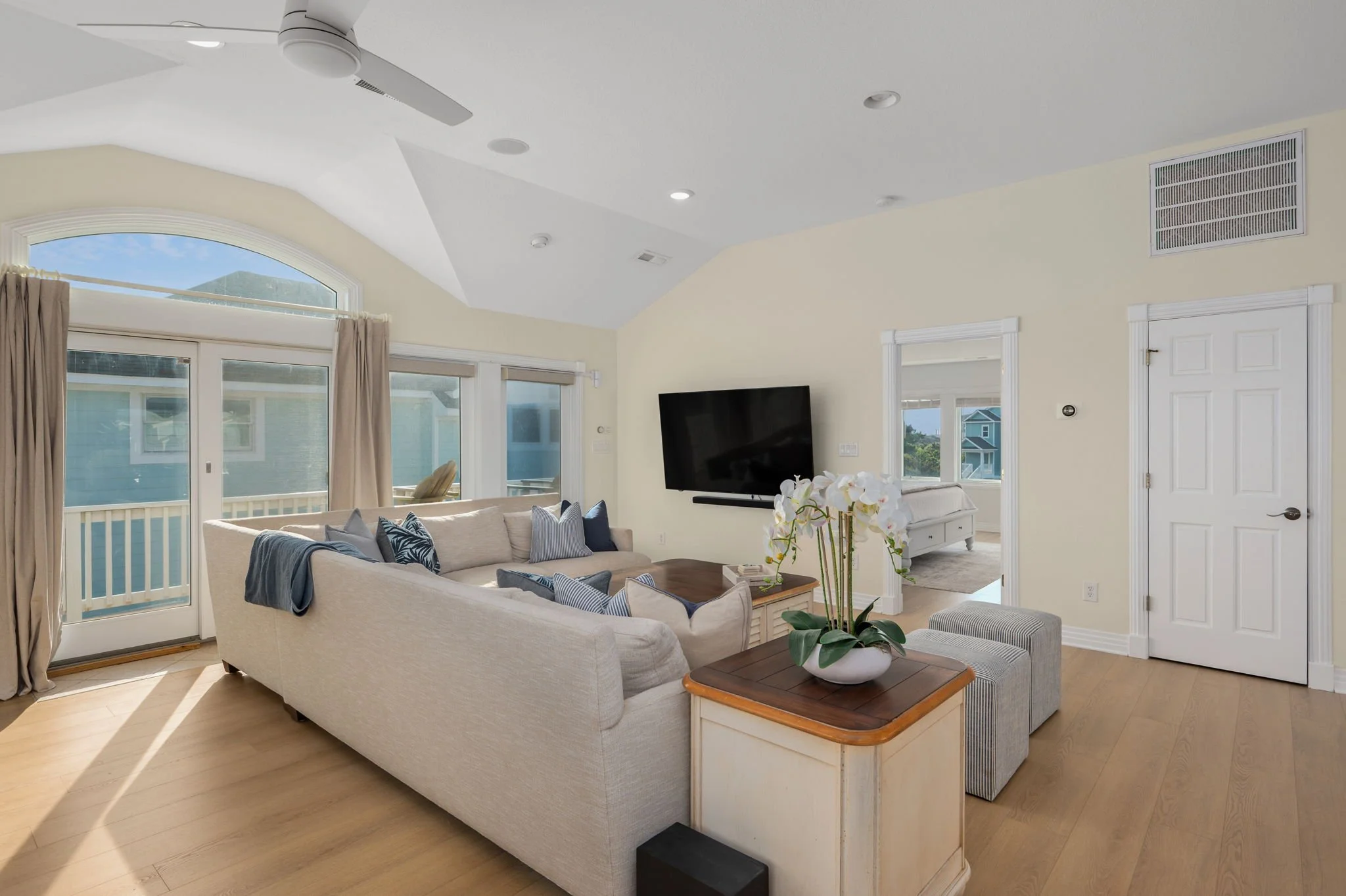 20-web-or-mls-611-Sea-Oats-TL-Living-V2.jpg