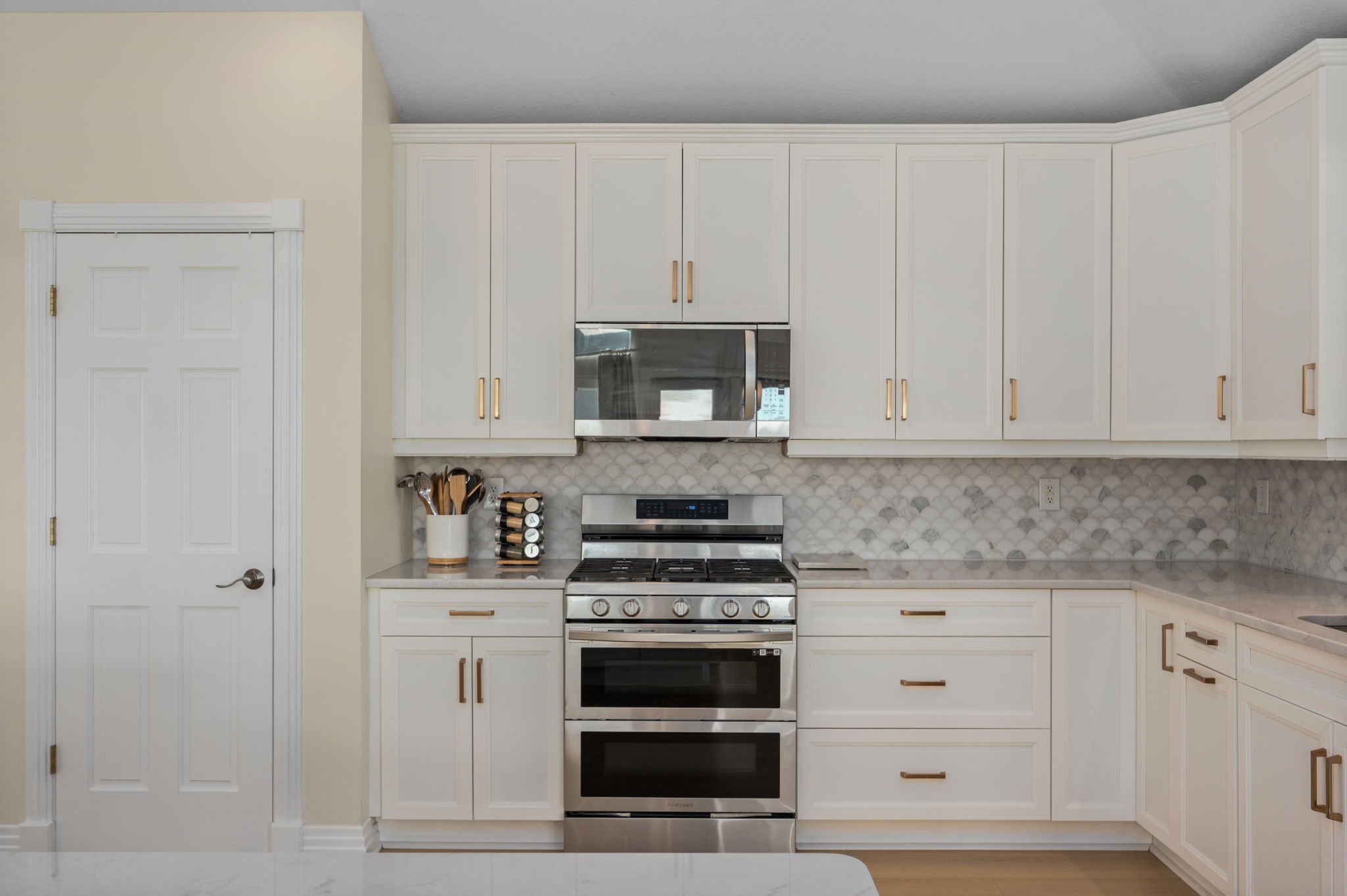 37-web-or-mls-611-Sea-Oats-TL-Kitchen-V4.jpg