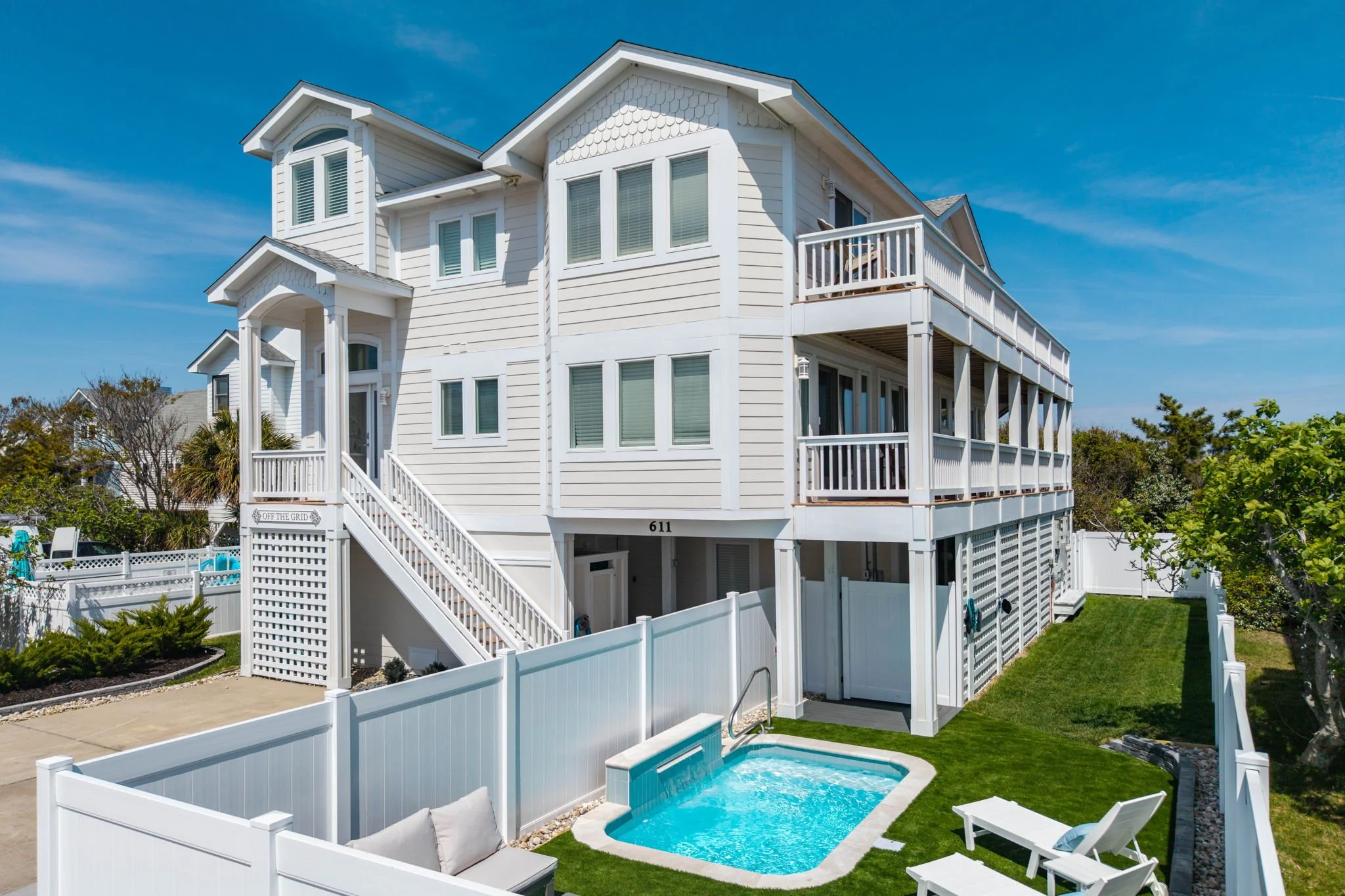 6-web-or-mls-611-Sea-Oats-Front-Exterior-V6.jpg