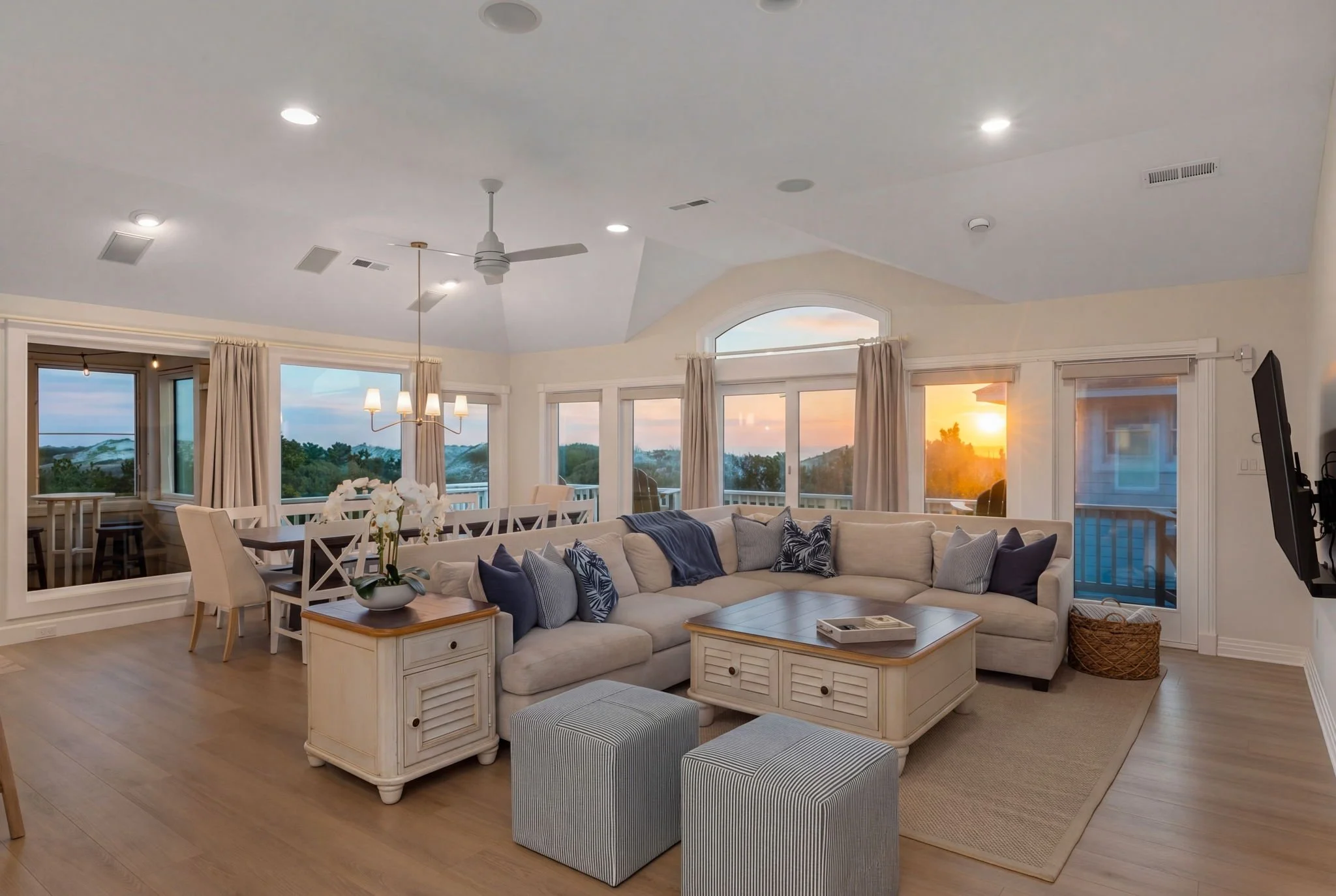 19-web-or-mls-611-Sea-Oats-TL-Living-Sunrise.jpg
