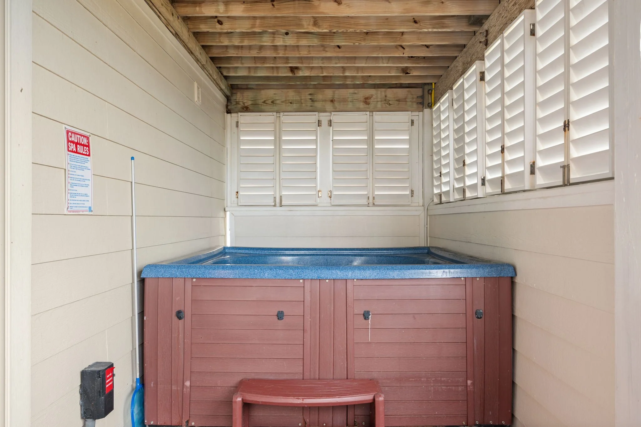 68-web-or-mls-611-Sea-Oats-ML-Hot-Tub.jpg