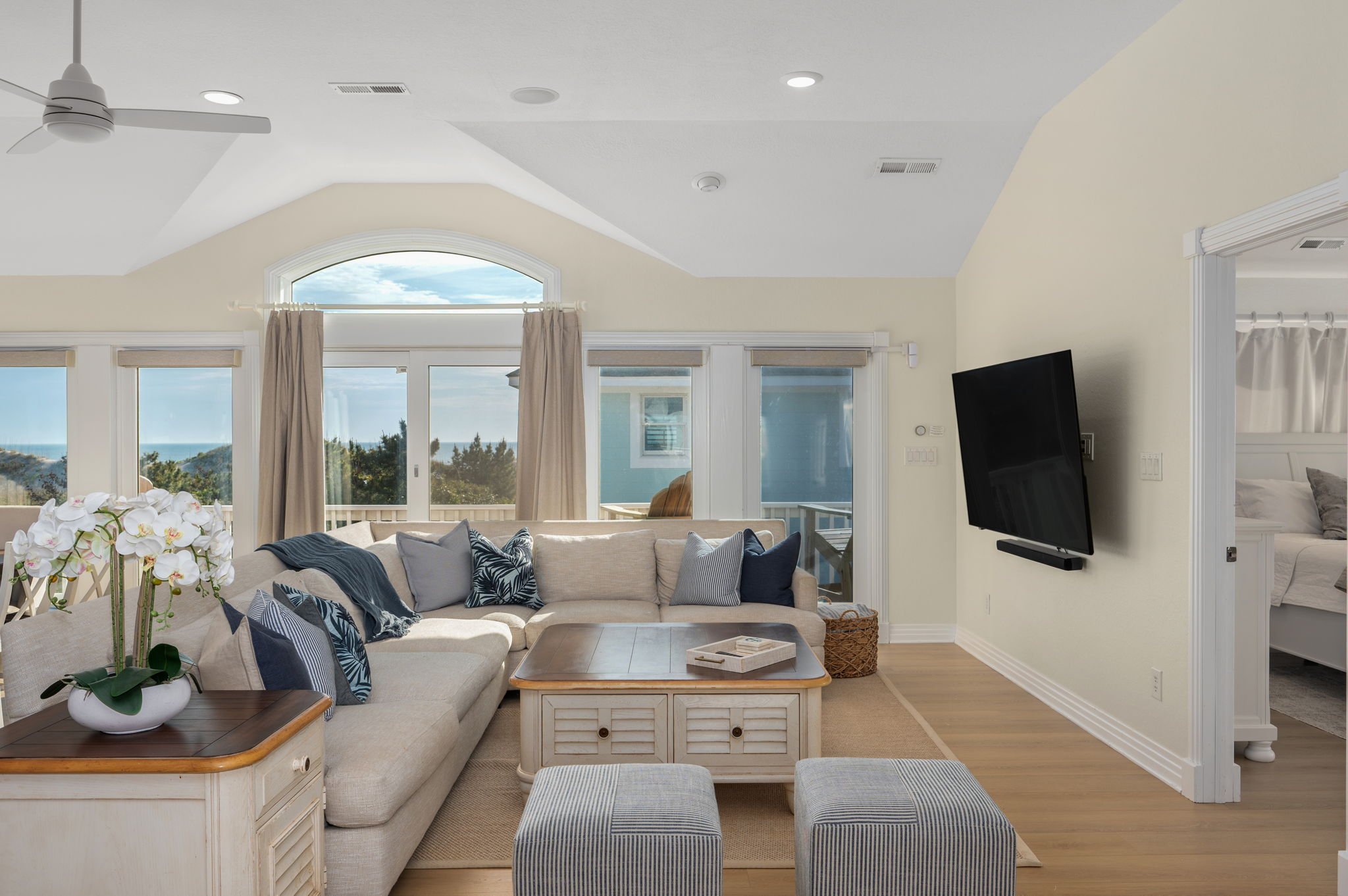 21-web-or-mls-611-Sea-Oats-TL-Living-V3.jpg