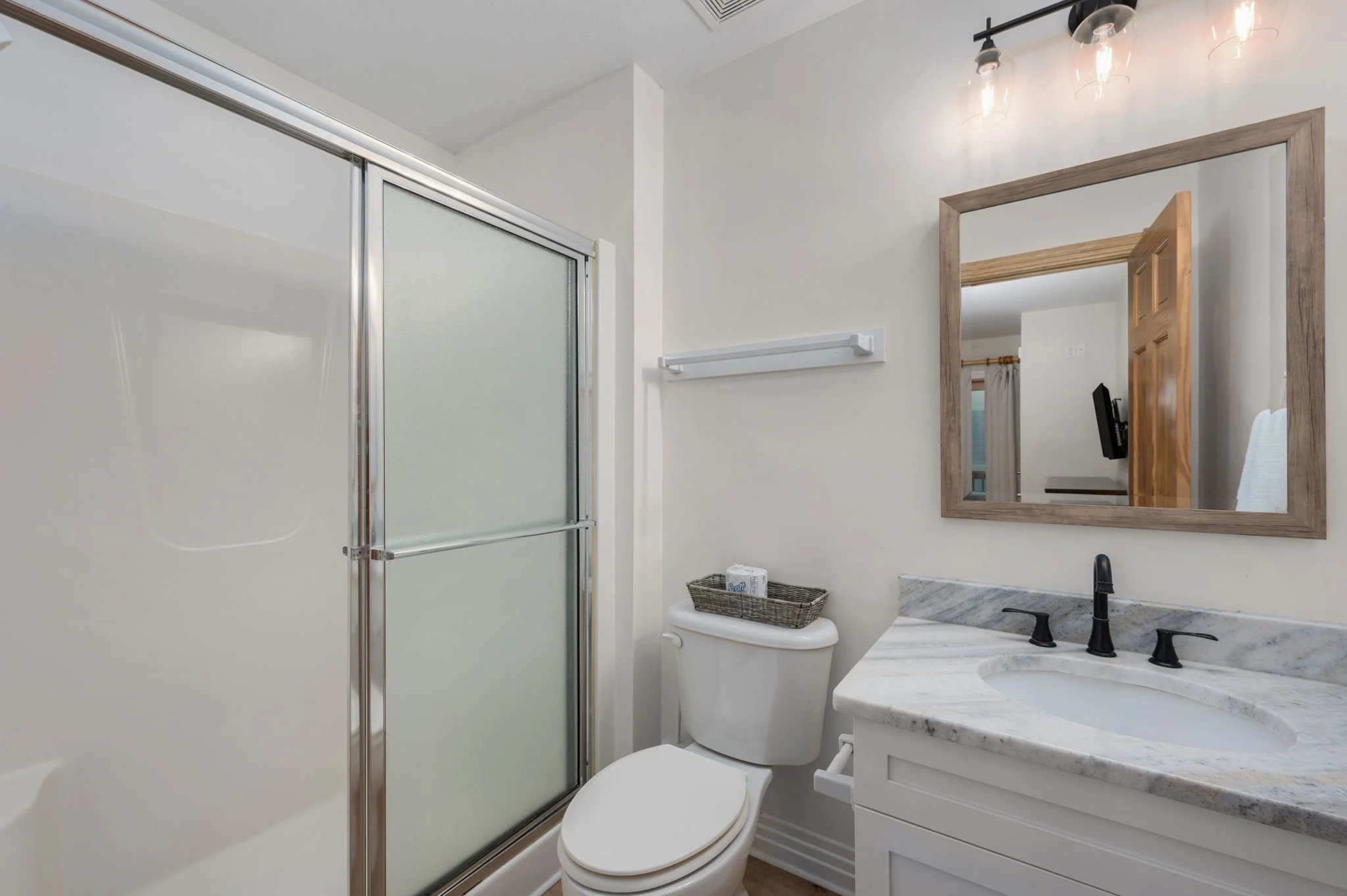 65-web-or-mls-611-Sea-Oats-ML-BR4-Private-Bath.jpg