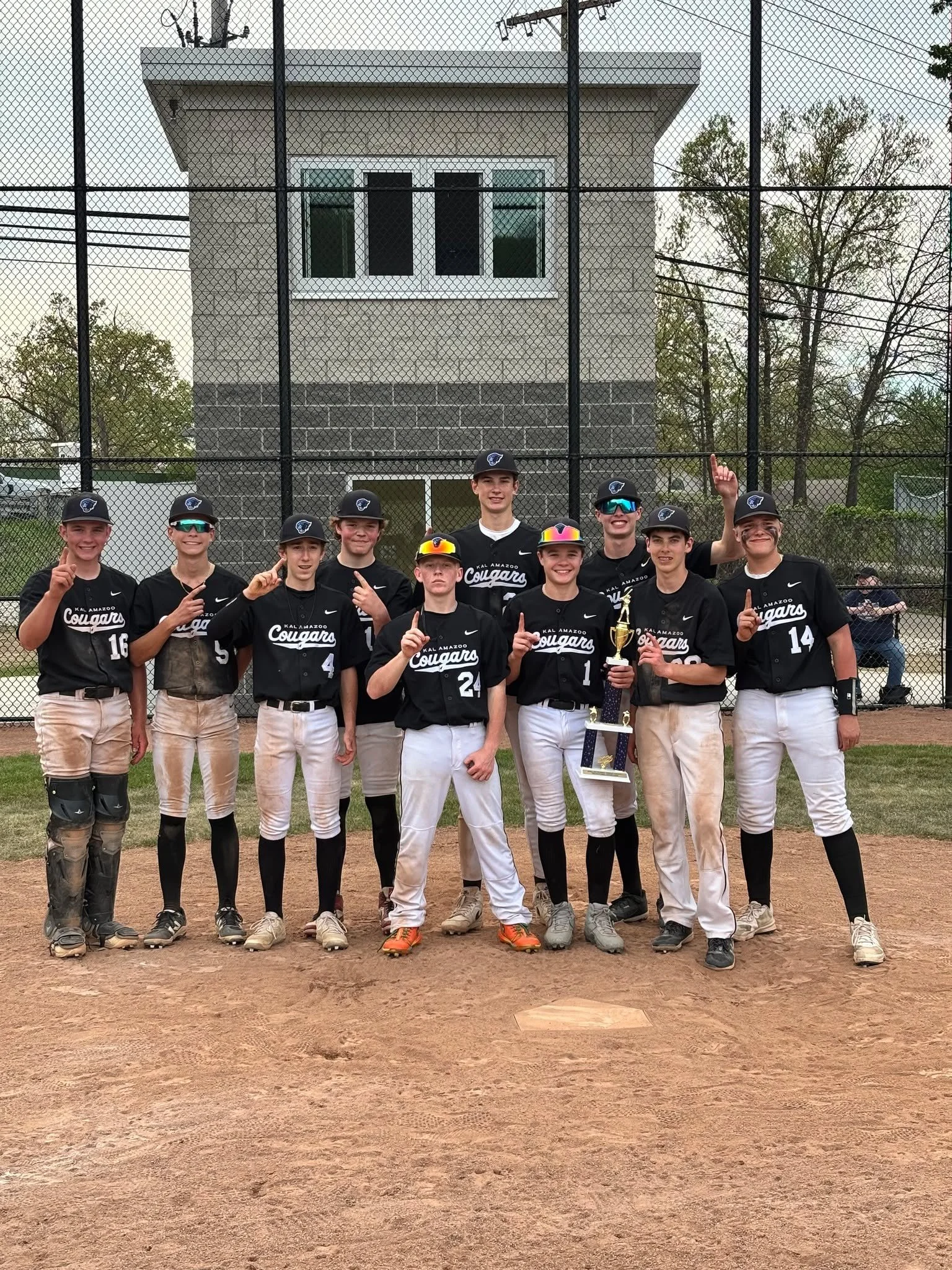 Congrats to the Cougars Boys' Varsity Baseball team as they won the Loy Norrix Invitational over the weekend! Great job, guys! 💪🏻

LET'S GO COUGARS!