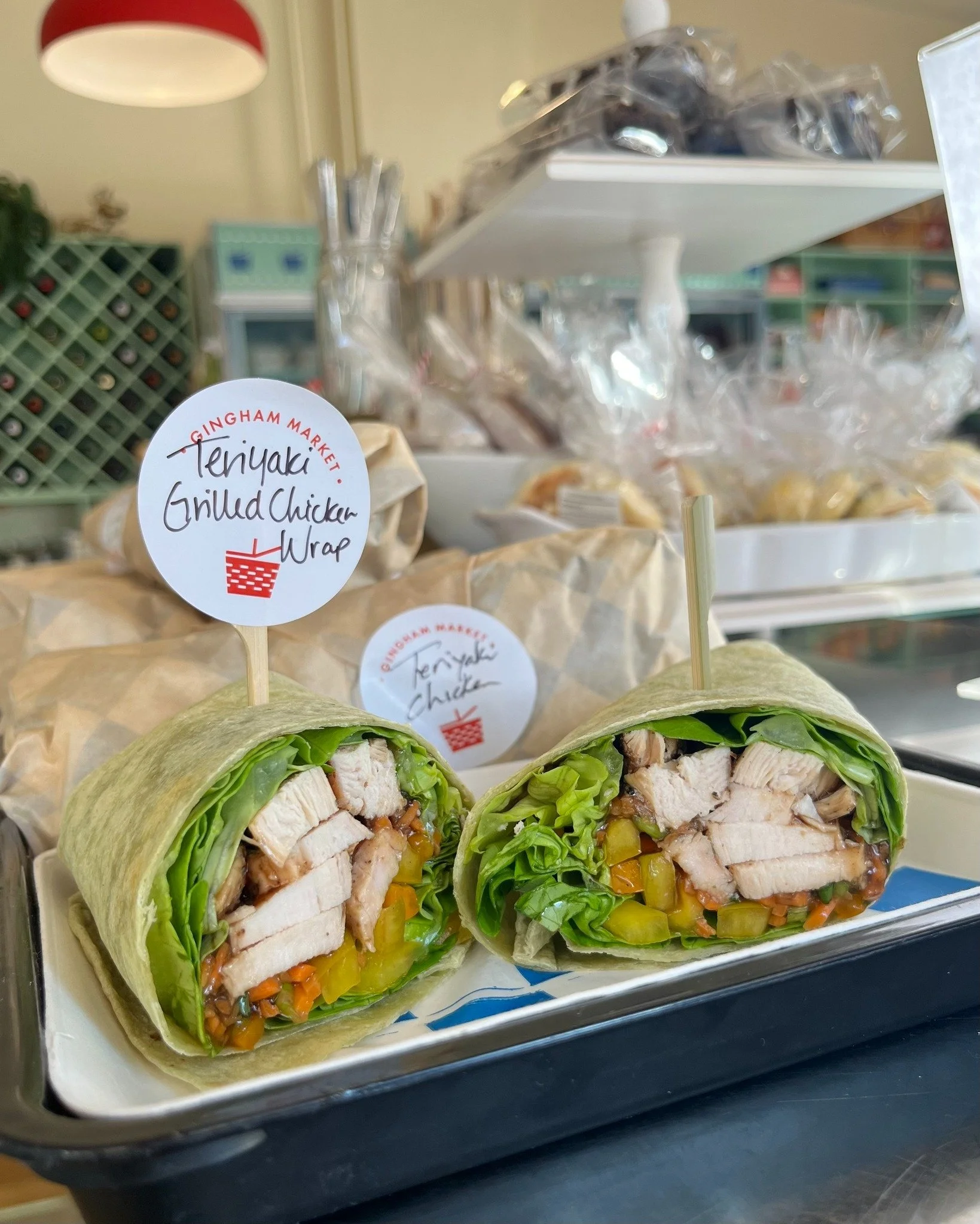 Teriyaki Grilled Chicken Wrap? Yes, please! π‍βοΈ Here is the Tuesday 10/28 GRAB & GO menu, featuring Lasagna Soup, our Wedge Salad, and more! π #ginghammarket
π» Don't forget to stop in throughout the week for festive and spooky treats!
