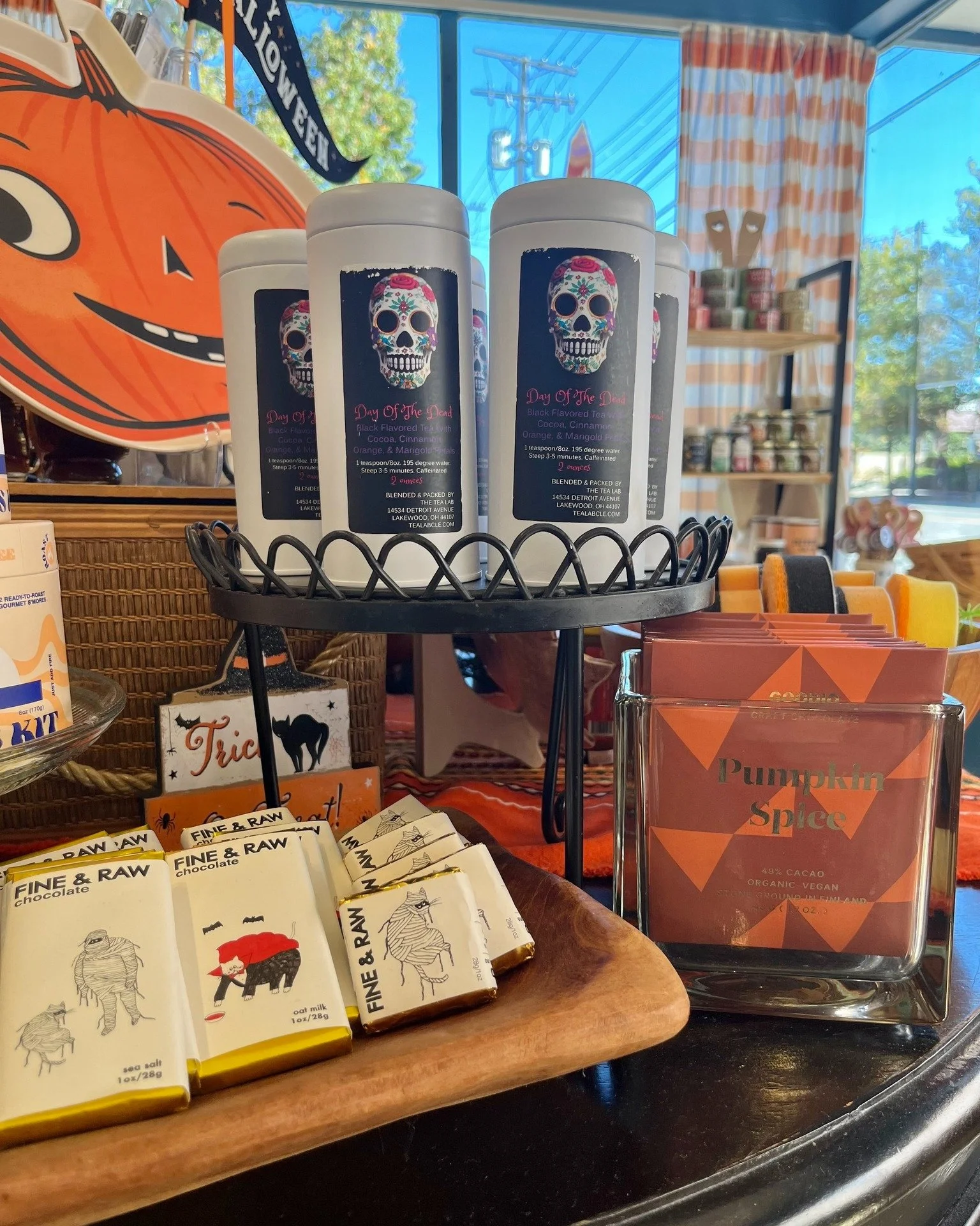 Spooky sweets + cozy sips 👻🍫🍵 Halloween week is here, we are stocked with hauntingly good treats! From artisan chocolates to local fall teas, grab your favorites before they disappear&hellip; 🎃✨ 

🧡 Don't forget to check the counter for festive 