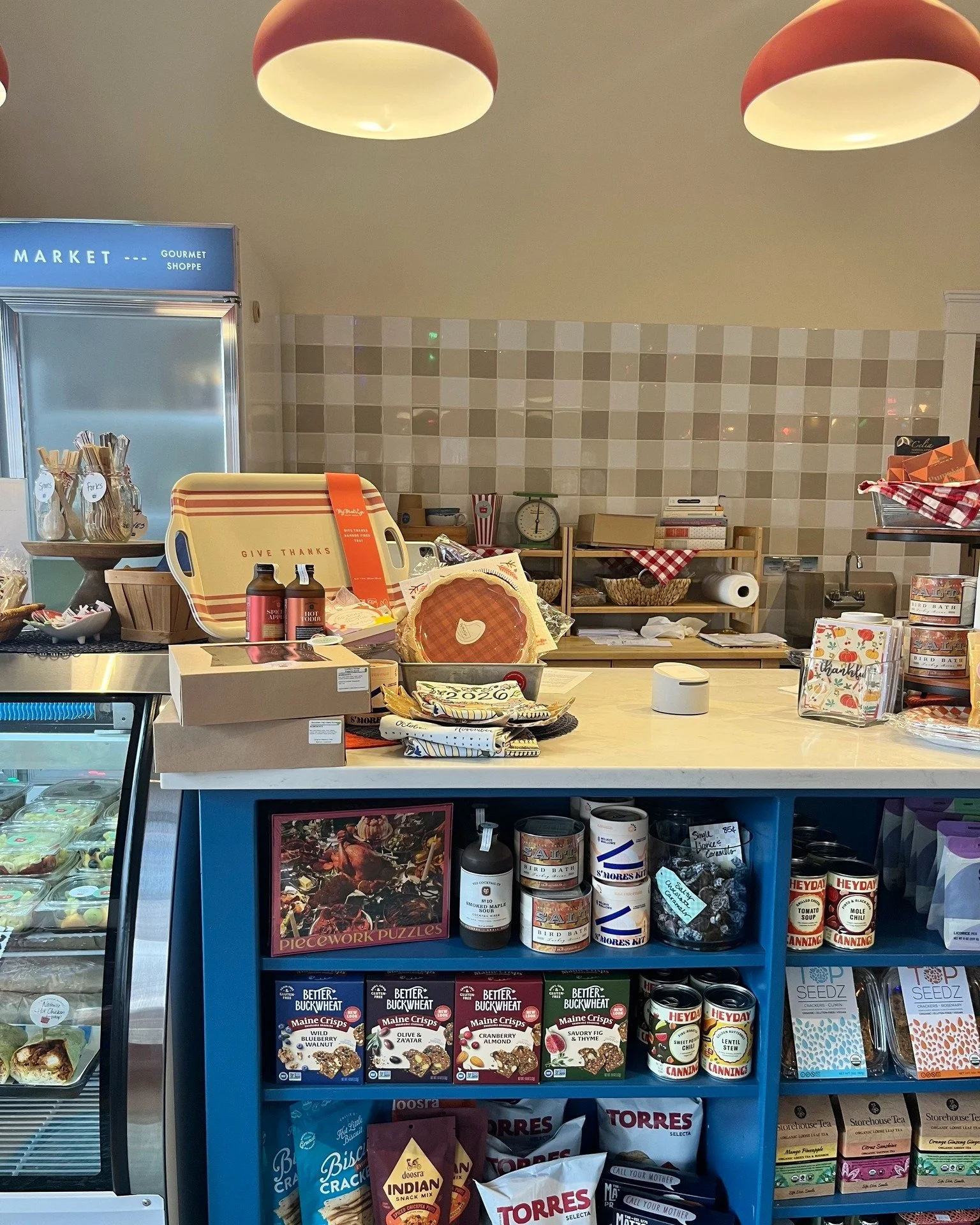 Gobble on in! We have lunch, lots of extra goodies, and even some extra Thanksgiving sides available. The MARKET is open until 6pm! #ginghammarket

🦃 Thanksgiving To Go pick-up is between 3pm &amp; 6pm, we appreciate your patience with our team and 