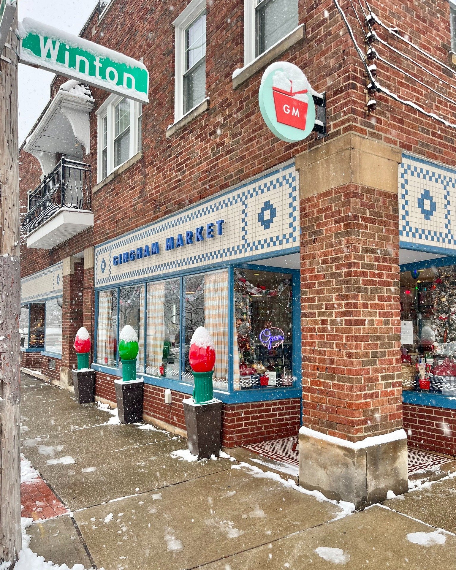 December Thursdays mean our MODEST HERO is on the menu, Chicken Noodle Soup is warm in the crock. ❄🥪 Stop in between 10am - 6pm for lunch and shopping, and a jumpstart on the weekend! #ginghammarket