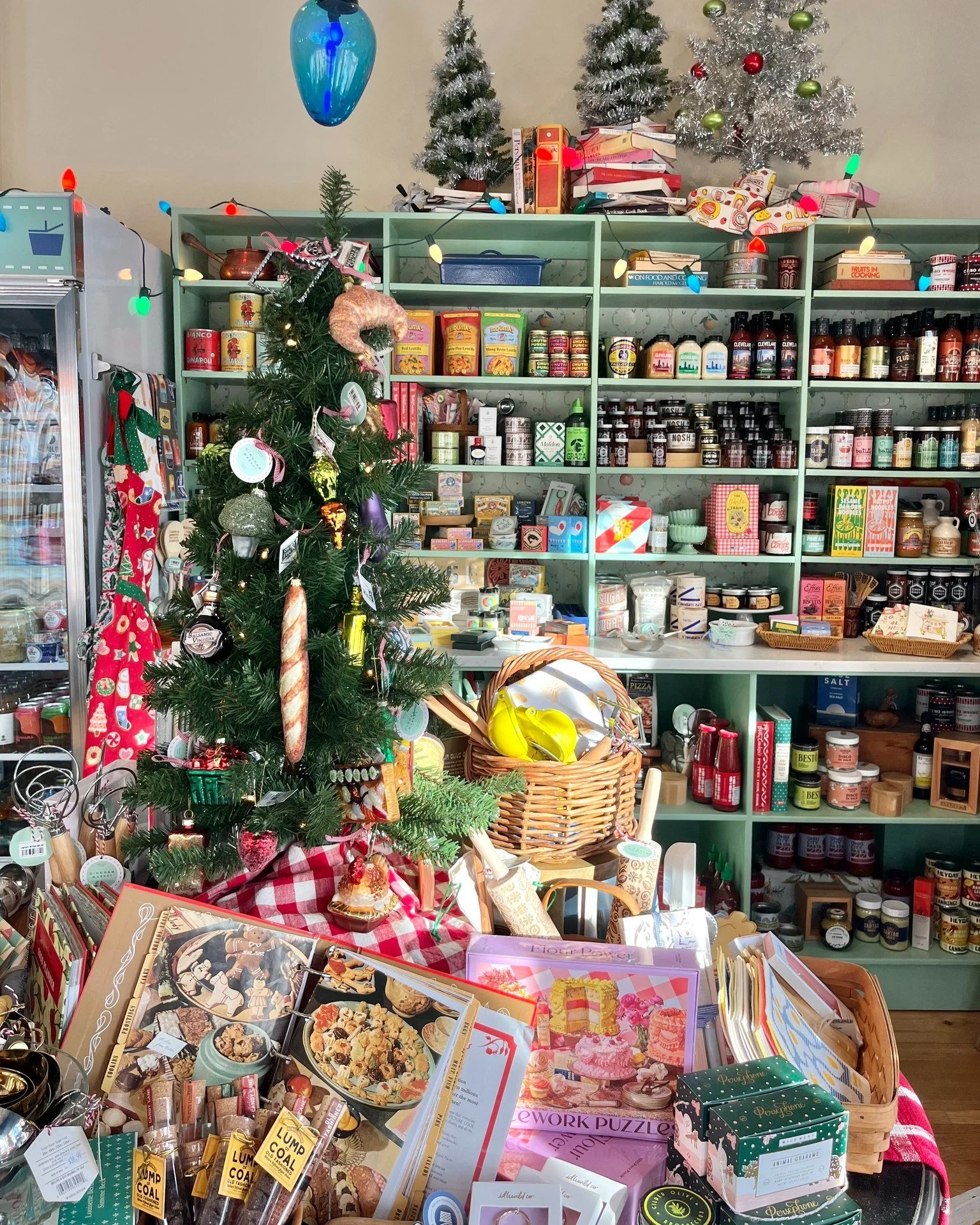 It's the last SATURDAY of GINGHAM for the year! Stop in for Breakfast Burritos and wrap up some shopping. The case is filled with our GRAB &amp; GO menu, and the team is here 10am - 4pm for last-minute holiday shopping, wine, and sweets. #ginghammark