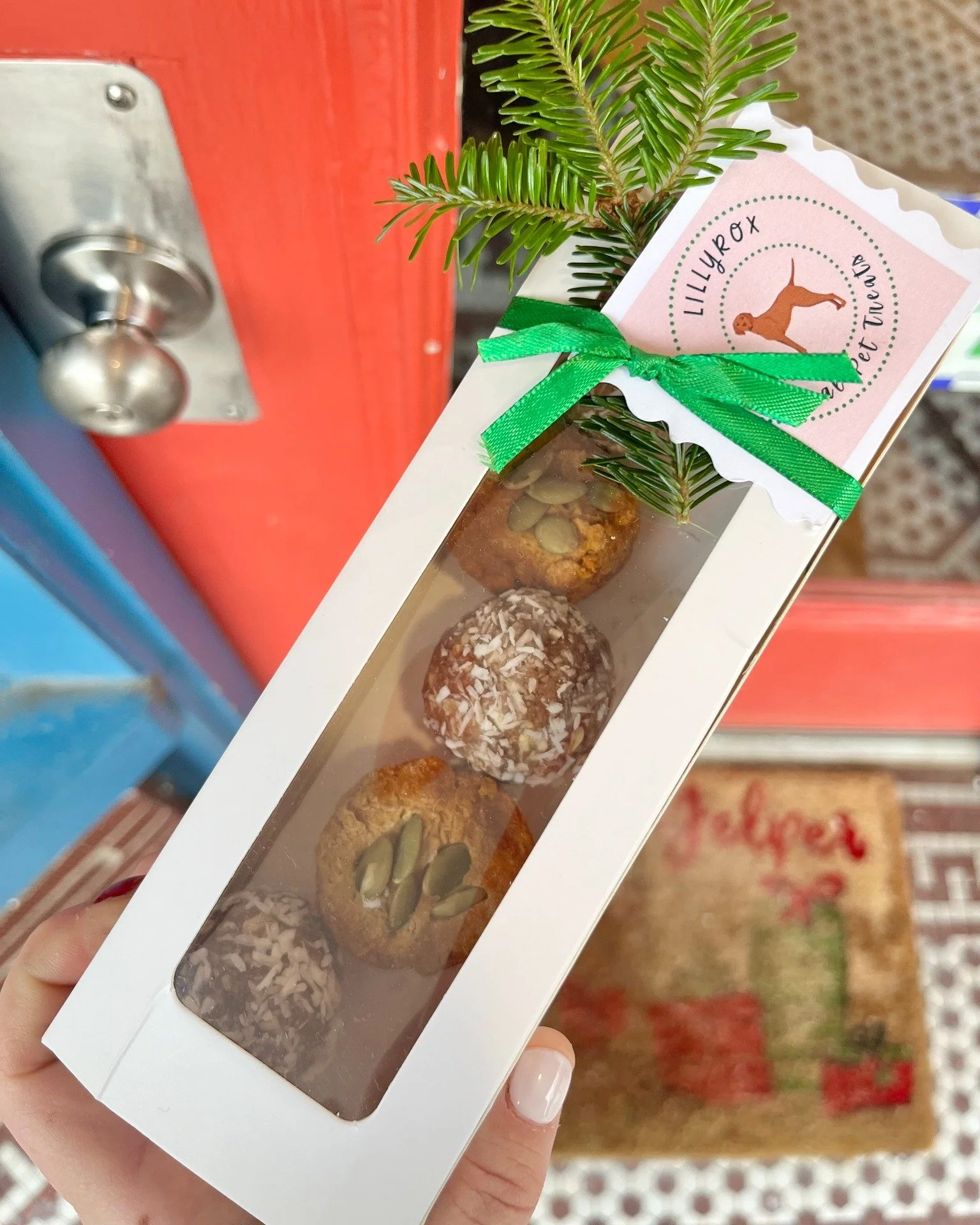 Hey, Monday! 💙 Only TWO more days of GINGHAM this year, no grab &amp; go today, but the MARKET has a few fun things happening today during our extended holiday hours. Open from 12pm - 6pm for:

🧺 Our winter pop-up is here for one final day, come gr