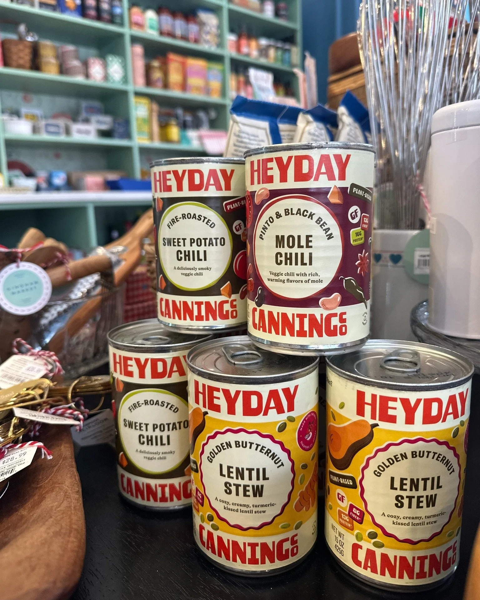 Whether you&rsquo;re warming up now or planning ahead, soup season starts here. 💙 Enjoy our daily soups by the cup or quart, or snag a few canned favorites from HeyDay for cozy meals at home &mdash; especially on a snowy day like today. ❄

🧺 Weeken