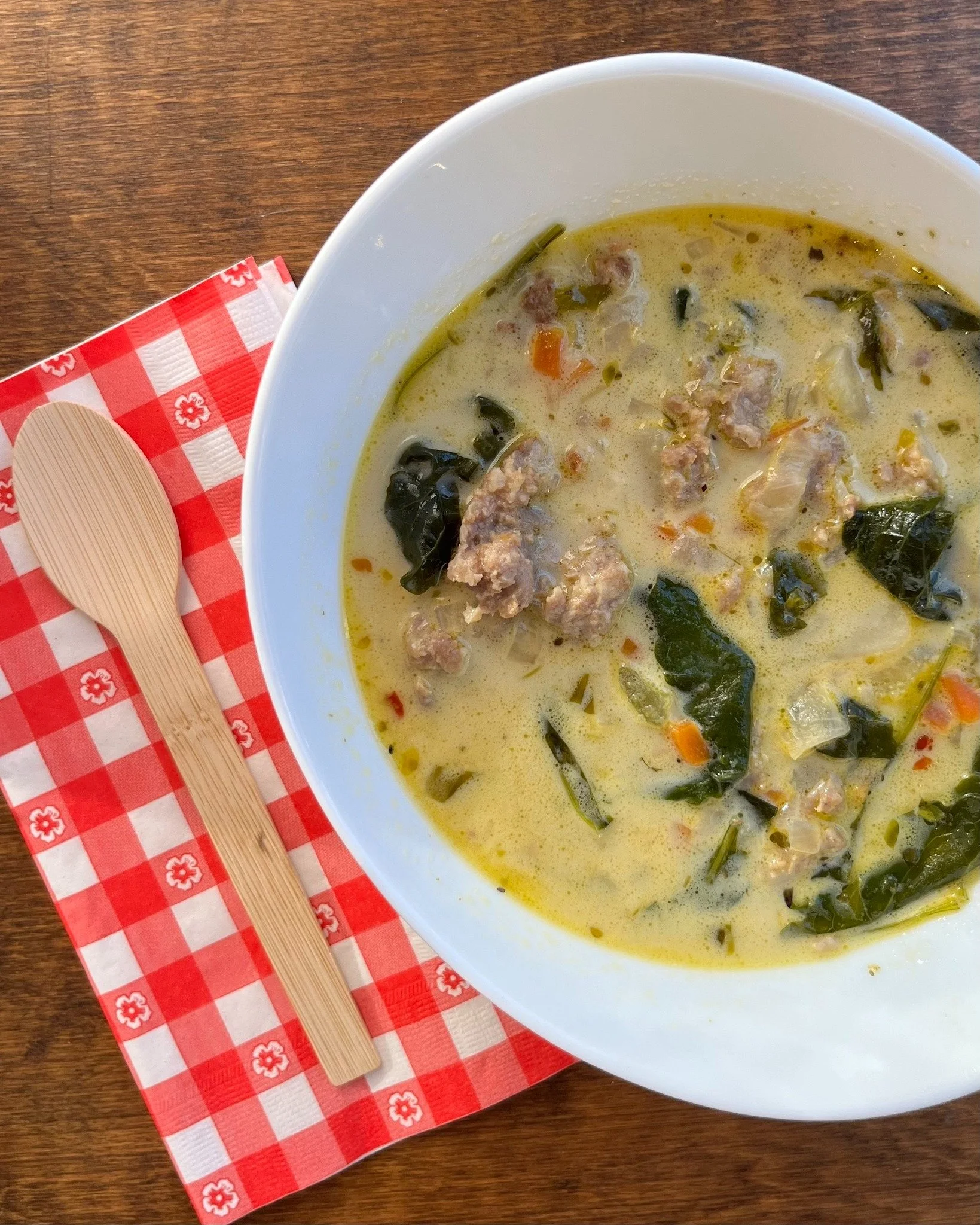 Another day, another homemade soup! 🥣 Our Zuppa Toscana with Italian sausage is warm and waiting, by the cup or quart. Swipe for Wednesday&rsquo;s 1/21 sandwich lineup and stop in before 4pm &mdash; we&rsquo;d love to see you. 🧺💙 #ginghammarket