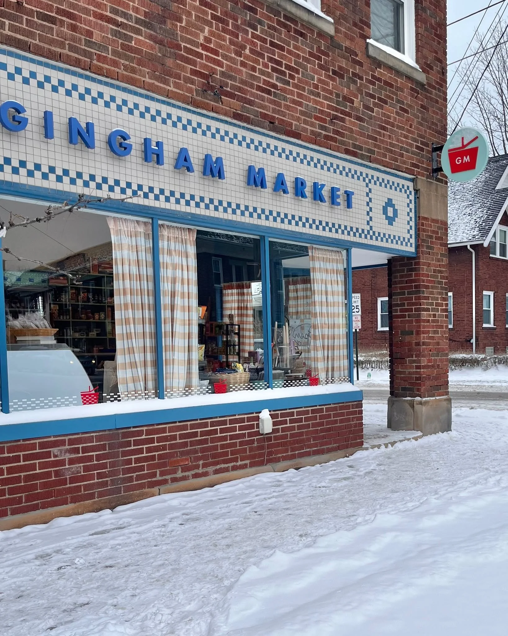 Good news, this long winter week is almost wrapped! ☃ Come for lunch and come hungry &mdash; Thursday is looking too good not to stop in. Don&rsquo;t forget, GINGHAM is open until 6pm for pantry browsing and bites. 💙 #ginghammarket