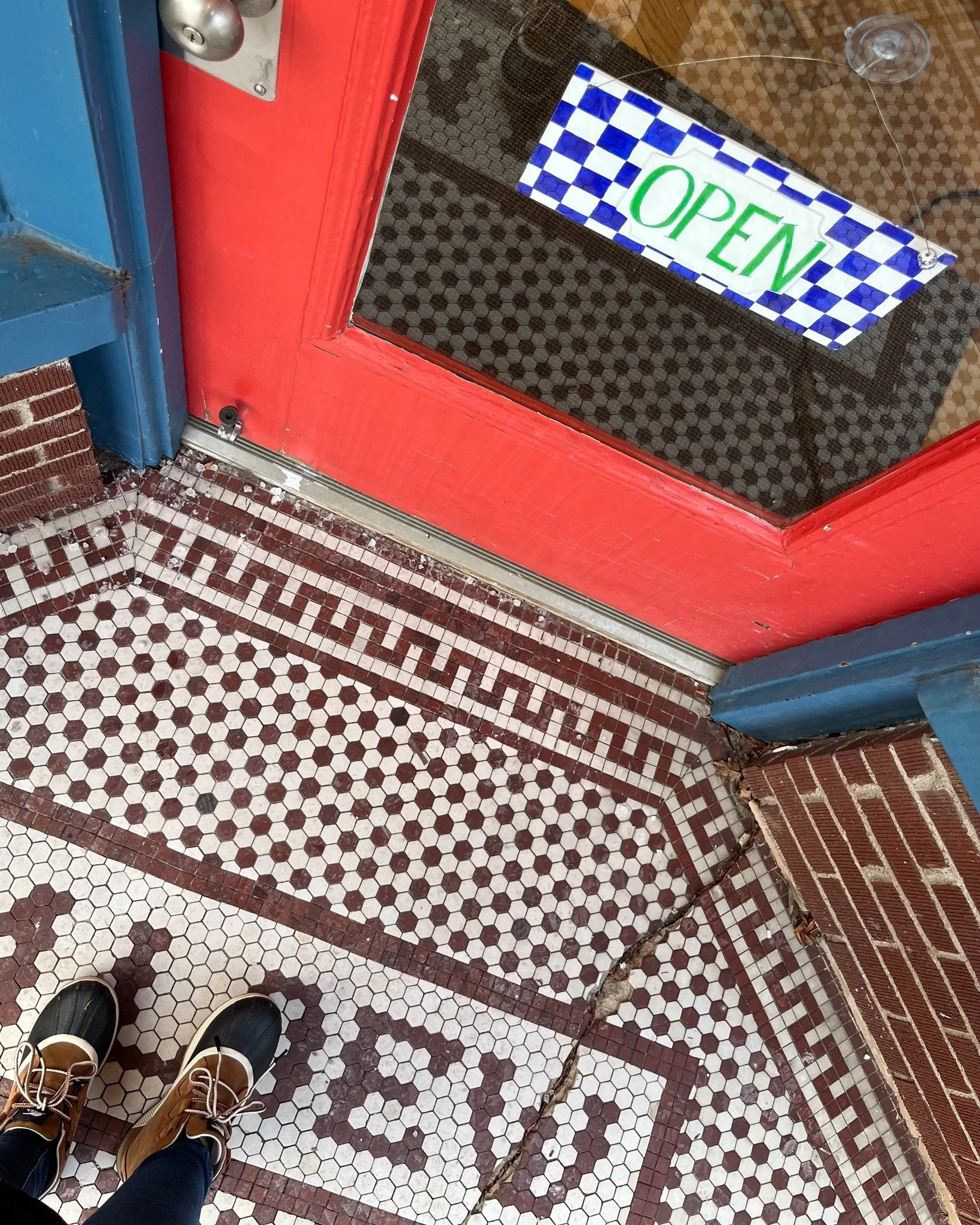 A Saturday made for slow mornings and good bites. 💙🥐 Breakfast croissant sandwiches made to order until noon, Pork Chili Verde, and pantry finds (even the wine!) ready for the weekend ahead &mdash; snow or not. The team is here from 9am to 4pm! #gi