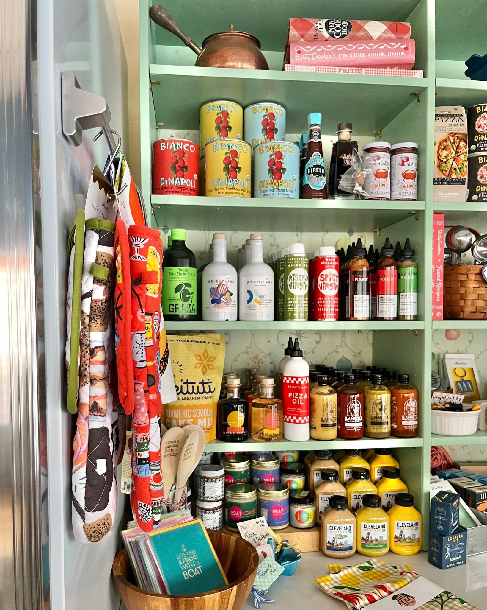 It&rsquo;s approximately the millionth cold day in a row,  in the longest month, and the schools are closed again&hellip; which feels like a very strong sign to come to GINGHAM. 🧺

Italian Wedding Soup is warm and ready today, plus our Tuesday GRAB 