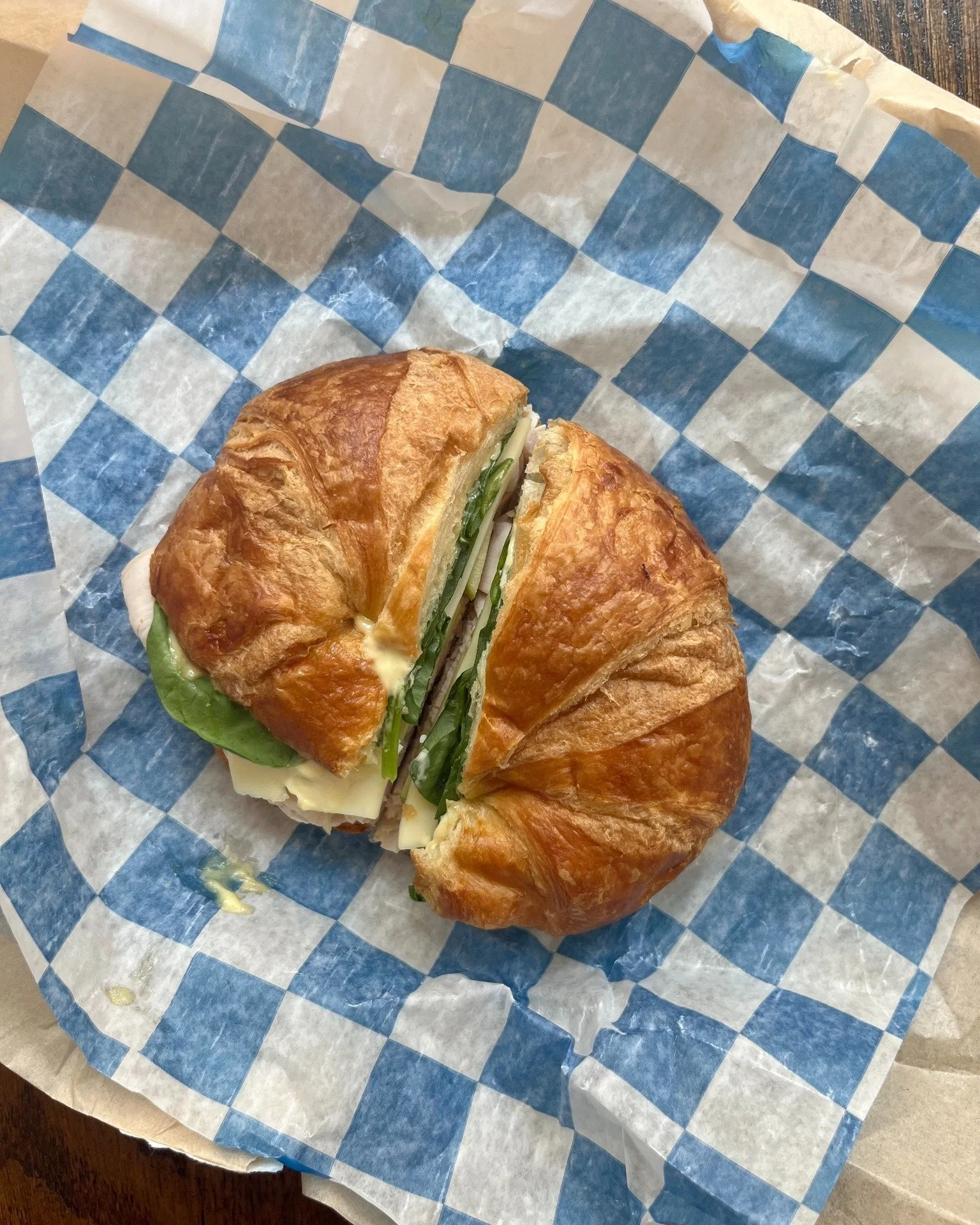 GINGHAM is ready for a new week sprinkled with classic and seasonal favorites. 💙🥐 Starting up with our Tue 4/7 GRAB &amp; GO menu featuring our beloved favorite, Turkey &amp; Apple, and Turkey Wild Rice Soup. See you in the MARKET! #ginghammarket