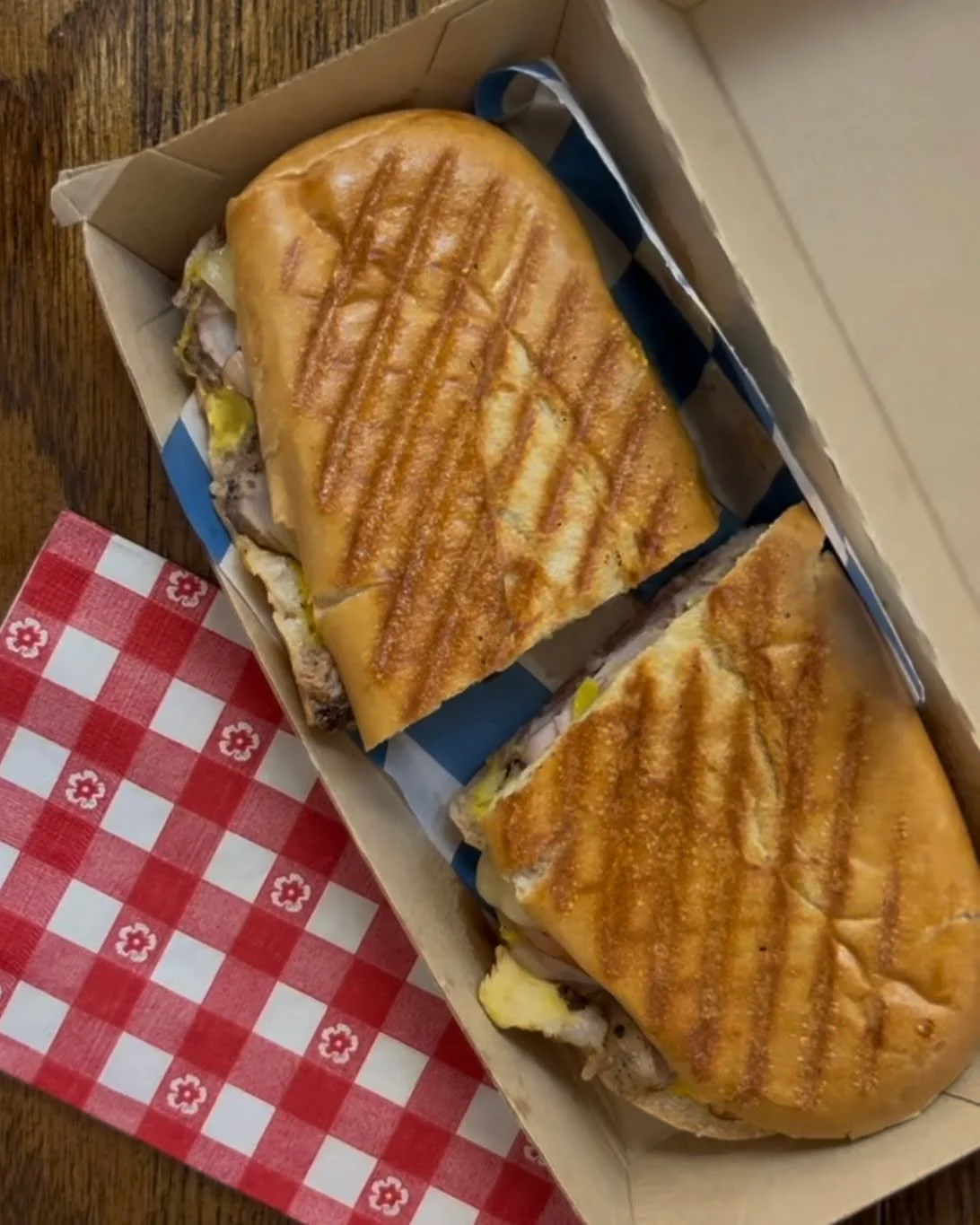 We&rsquo;re kicking things off this Friday with something hot, pressed, and ready for your weekend routine (yes&hellip; our Cubano is back! 😉). Come hungry and make Gingham your Friday treat! 💙 Here is the 4/10 GRAB &amp; GO. #ginghammarket