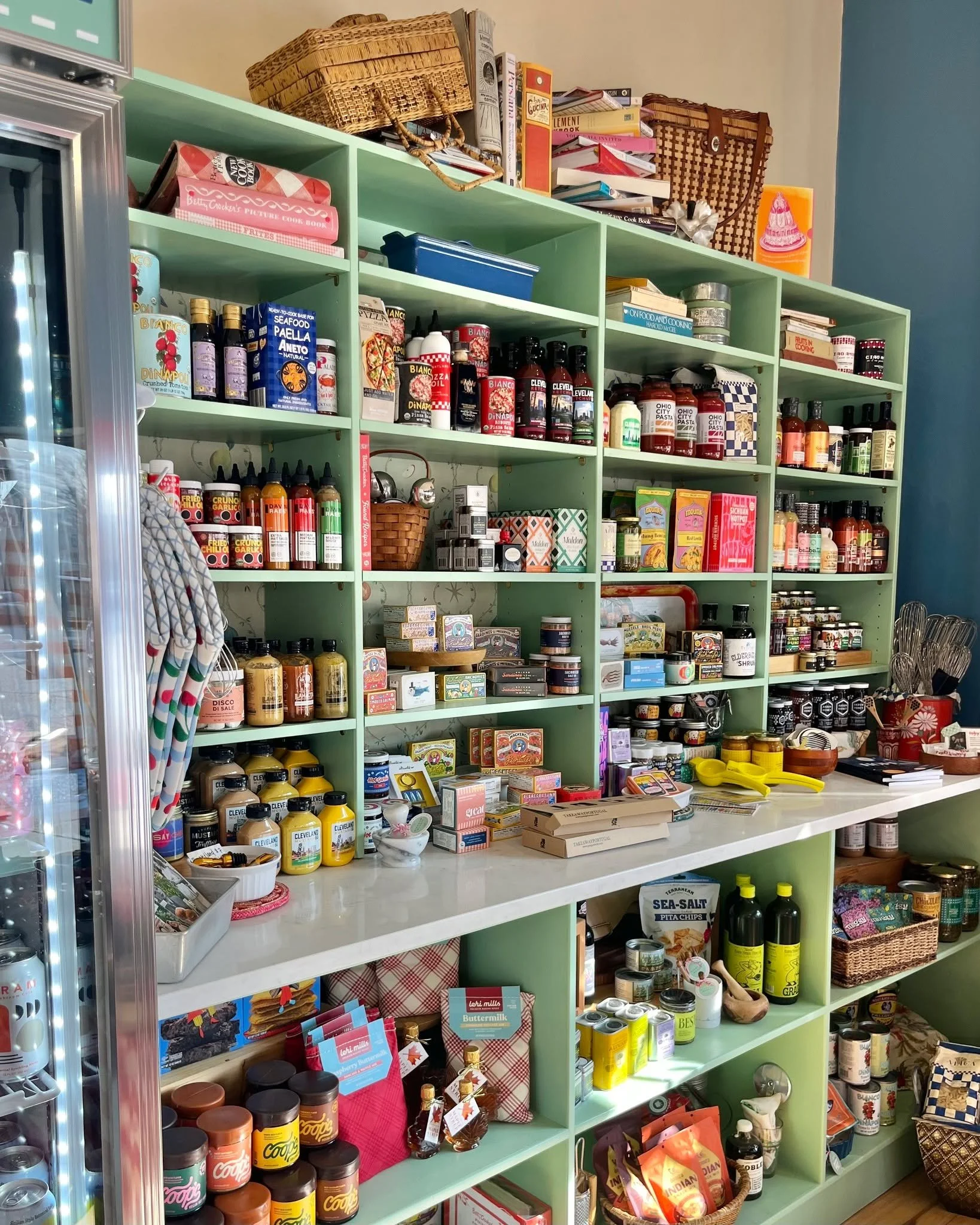 Sneak away for lunch today. 🥪 Fresh sandwiches, good sides, and a reason to step out for a bit. 💙 Here is our 4/15 GRAB &amp; GO! #ginghammarket