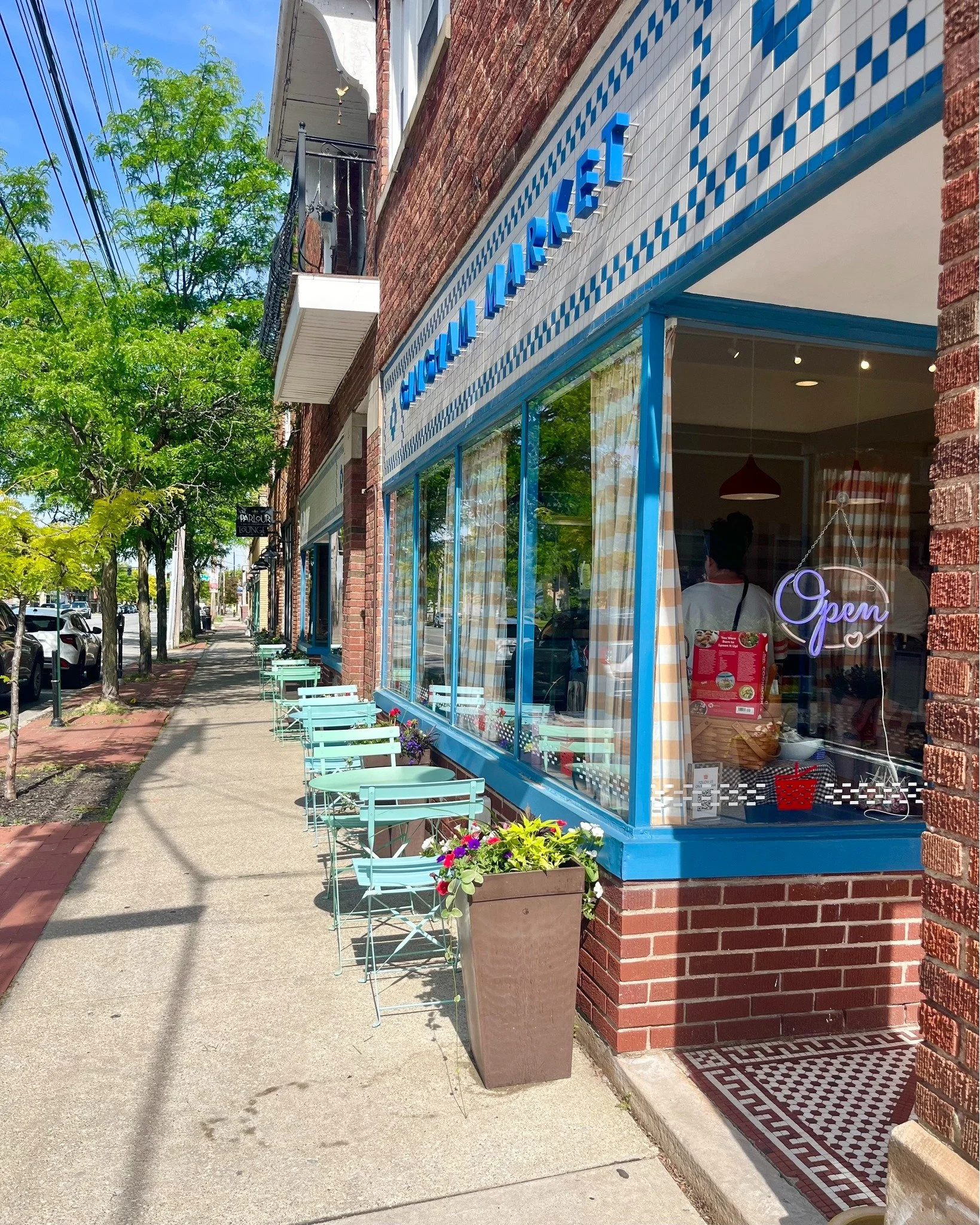 Here's to more days slowing down, lunch breaks outside, and trips to the GINGHAM. 💙🍓🧺 The case is stocked with our Wednesday 6/10 GRAB &amp; GO, swipe for a complete look at today's offerings. See you in the MARKET!