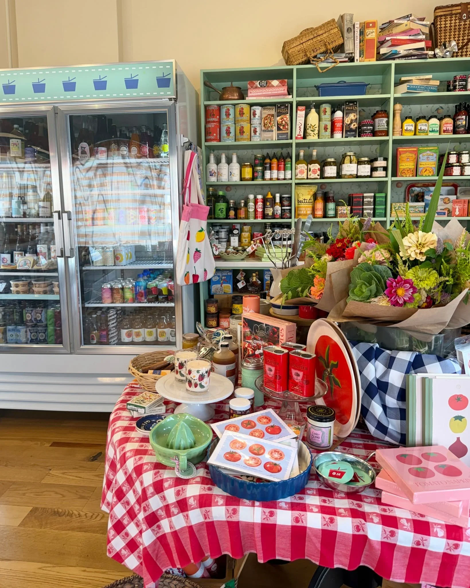 The back-to-school countdown is on. 🍎💙 Whether you're squeezing in a quick bite between errands or just trying to make the week a little easier, today's GRAB &amp; GO has you covered.

Fresh sandwiches, house-made sides, and meals ready to grab on 