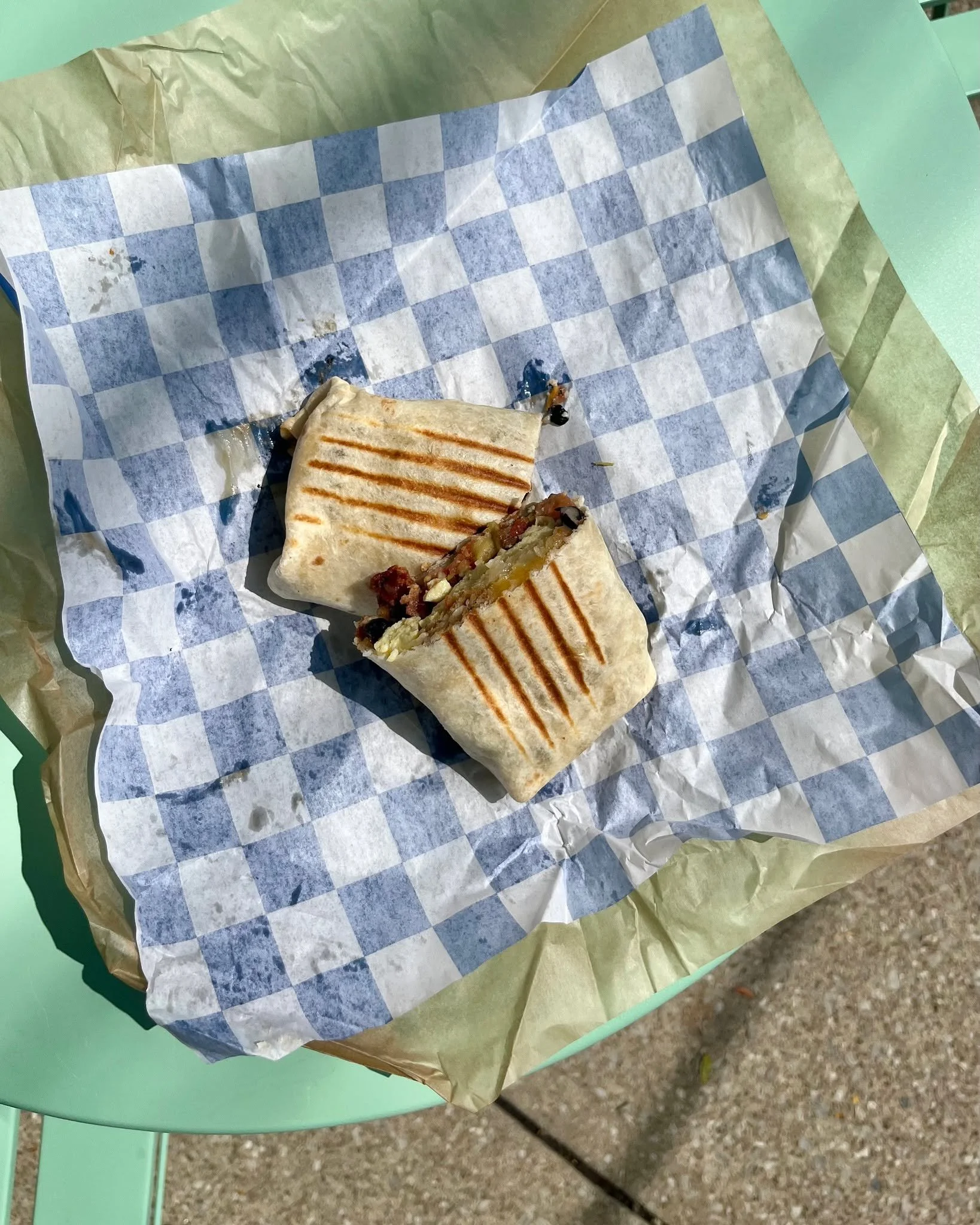 A little rain can't stop a good Saturday. ☀️💙 Breakfast Burritos are made to order from 9 AM&ndash;Noon, and today's lunch lineup is worth the trip, too.

Stop by GINGHAM for a little sunshine&mdash;we'll be here 9 AM&ndash;4 PM. 🧺