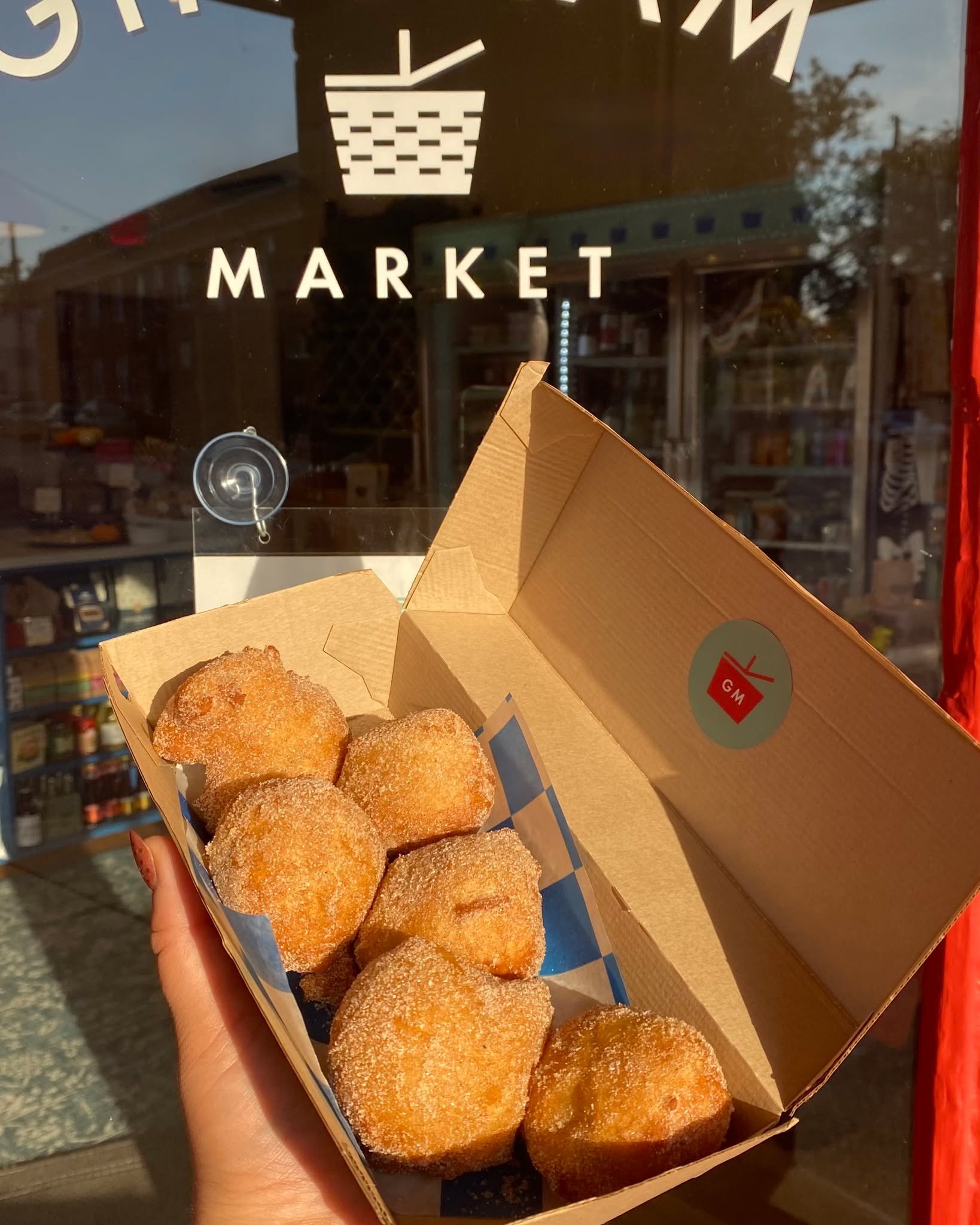 Eeeek! Donut Bites are BACK! 😍 Bodega Breakfast is on deck, and @shopmapachas is popping up at 10 AM with her Edit Bar + so much more!

Explore our Saturday 10/17 GRAB &amp; GO lineup, with breakfast served until noon and lunch available all day (or