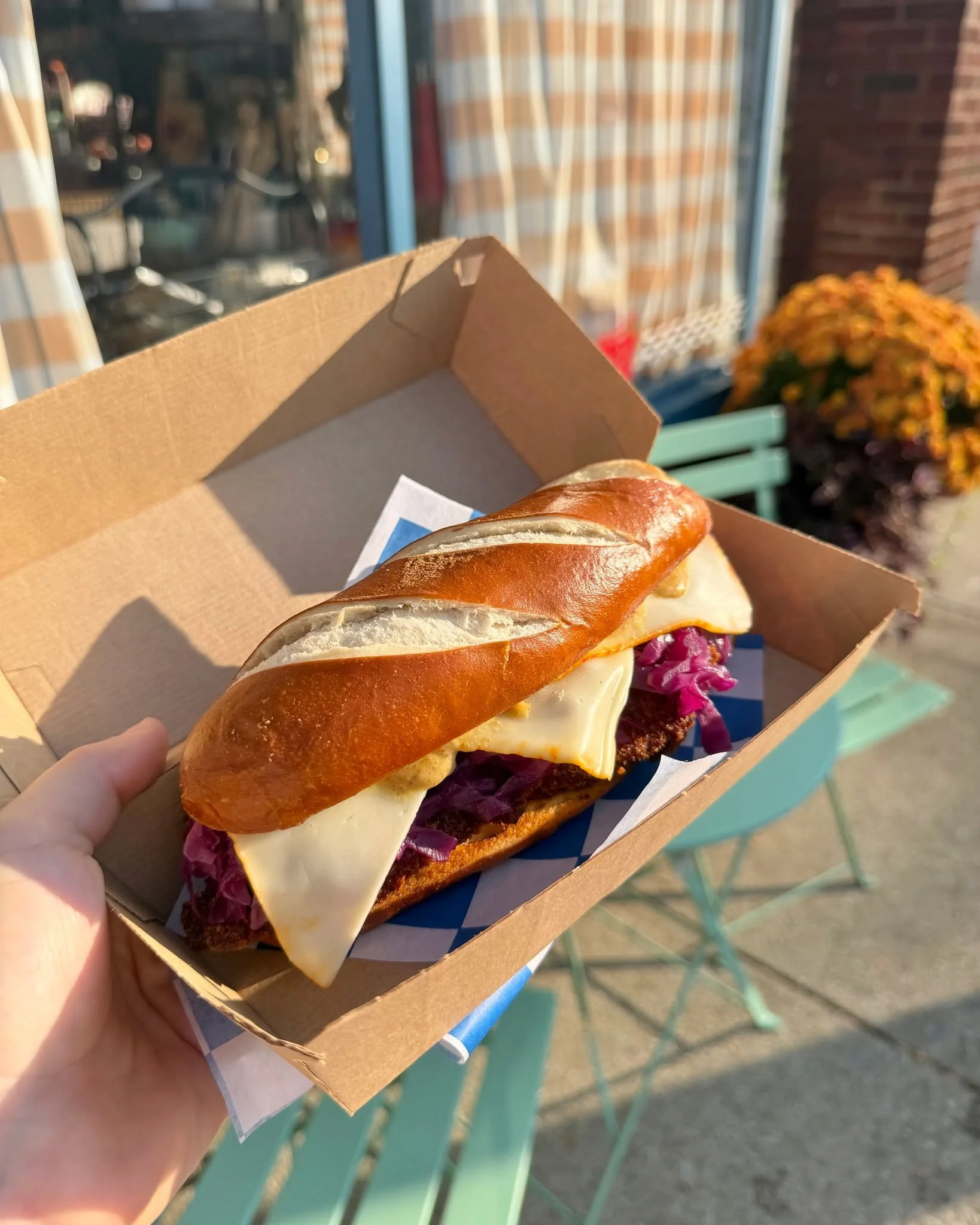 FRIDAY: Sunshine, Pork Schnitzel Sandwiches, Chicken &amp; Dumpling Soup - we are serving it up today. ☀🧺 Swipe for the GRAB &amp; GO menu for Friday 10/23. We have lunch until it's gone, and the MARKET is open until 6pm for a little weekend treat. 